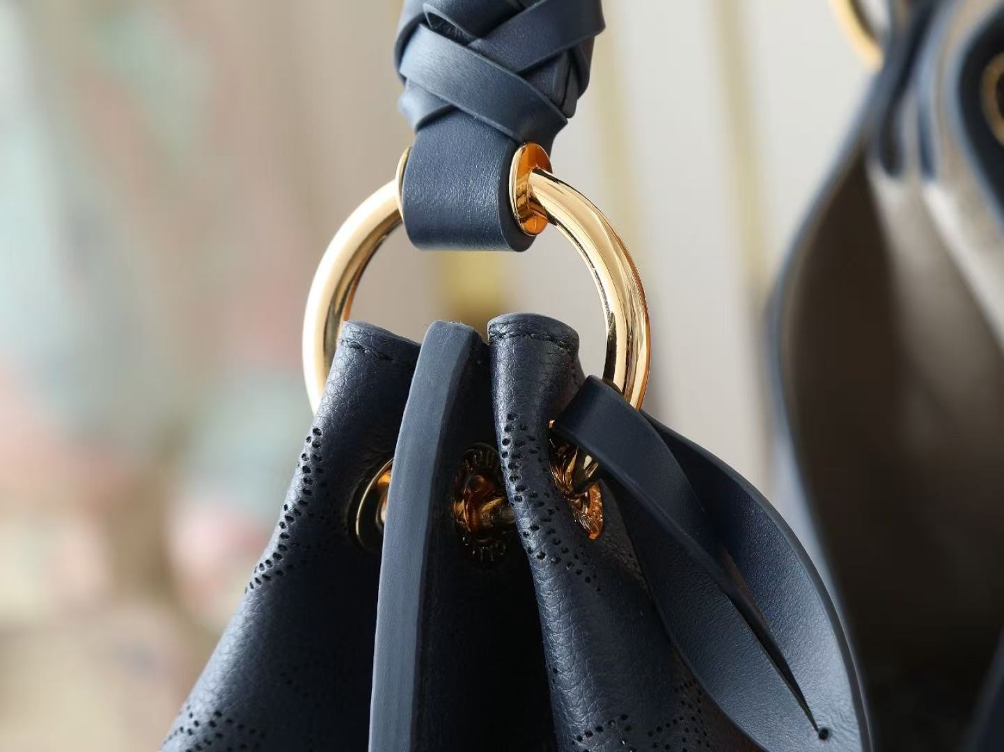 Louis Vuitton 2025 Carmel Mahina Hobo 40cm Bag Black Calfskin