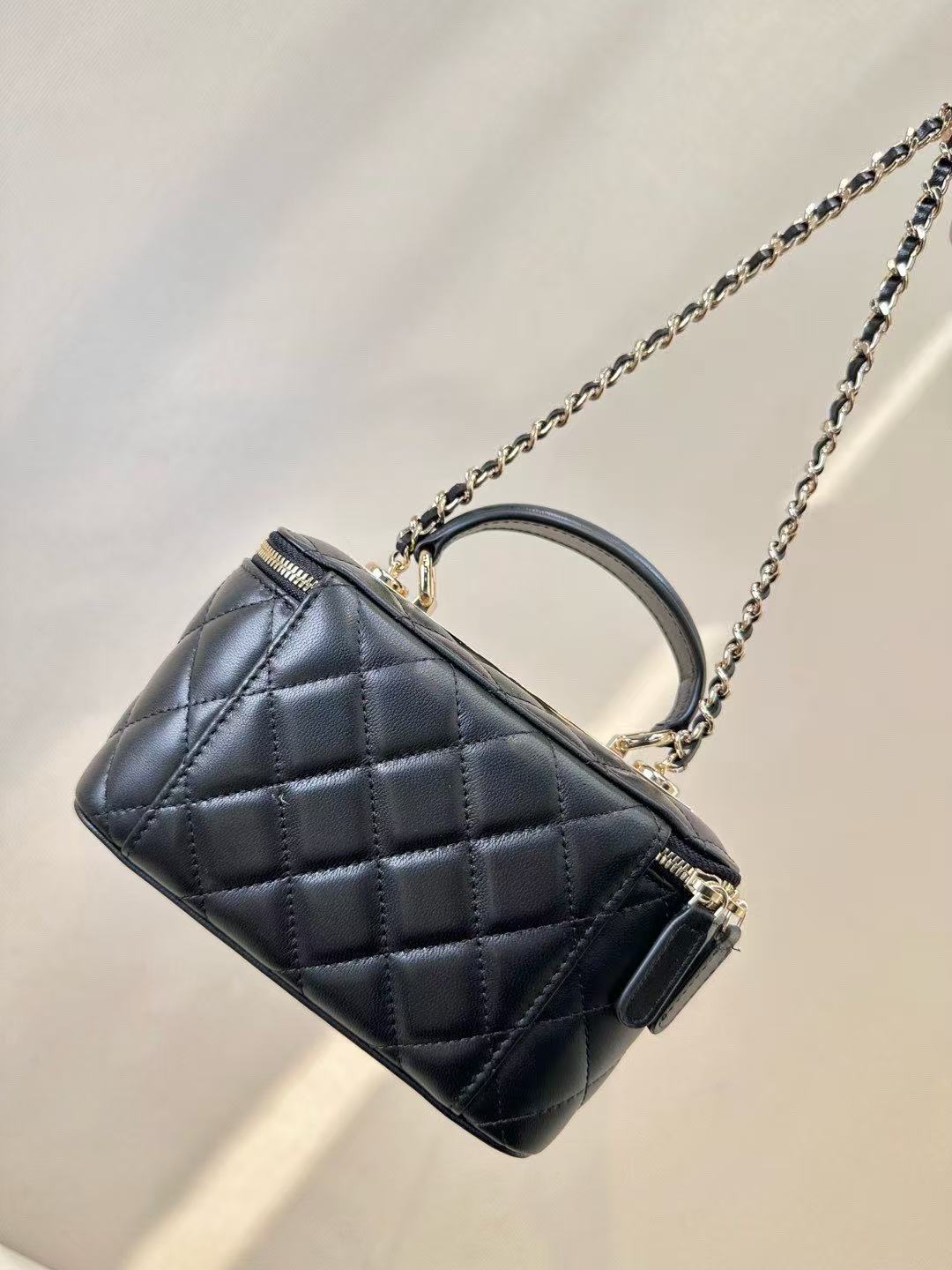 CC Mirror Vanity Case Top Handle Chain Strap Black Lambskin GHW