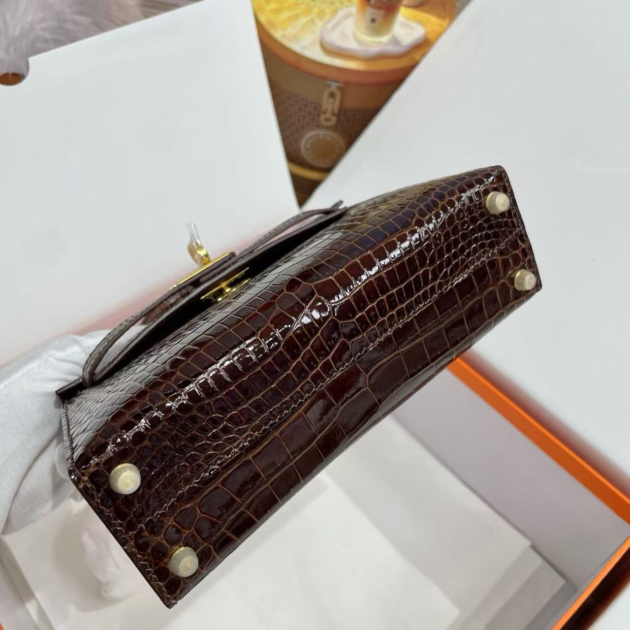 HM KELLY MINI 19 IN HONEY BROWN SALTWATER CROCODILE LEATHER GOLD BUCKLE