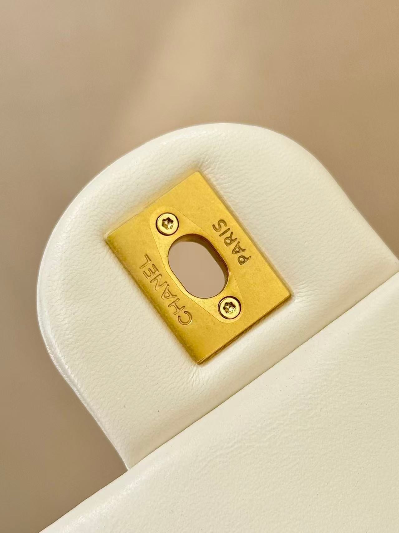 Chanel 2025 Flap Bag White Gold 20cm Shinny Lambskin