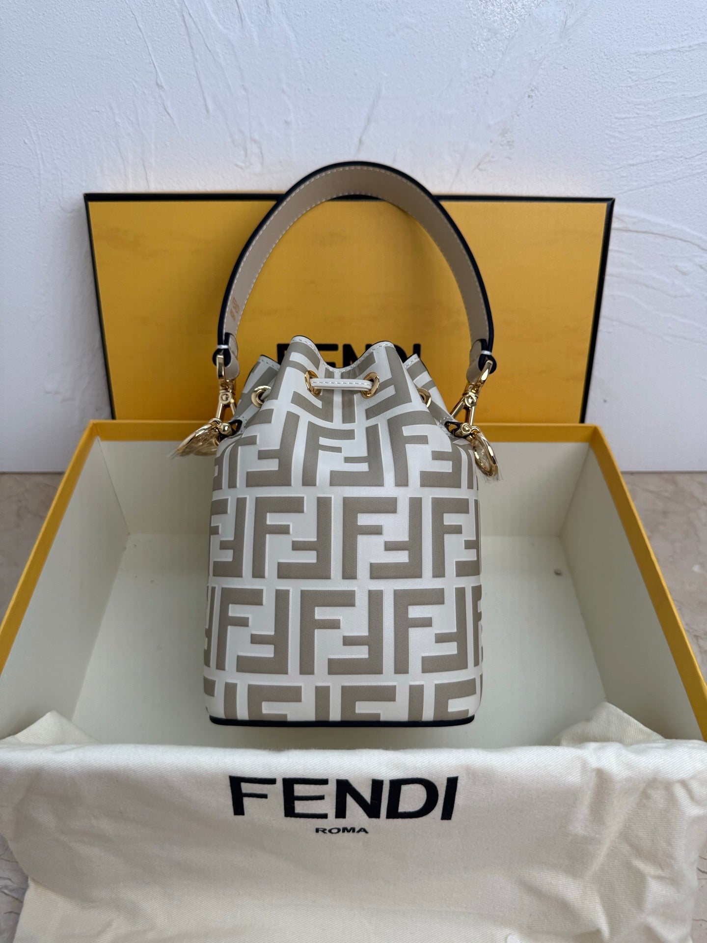 MON TRESOR 18 IN BEIGE WHITE CANVAS WITH FF MOTIF EMBROIDERED