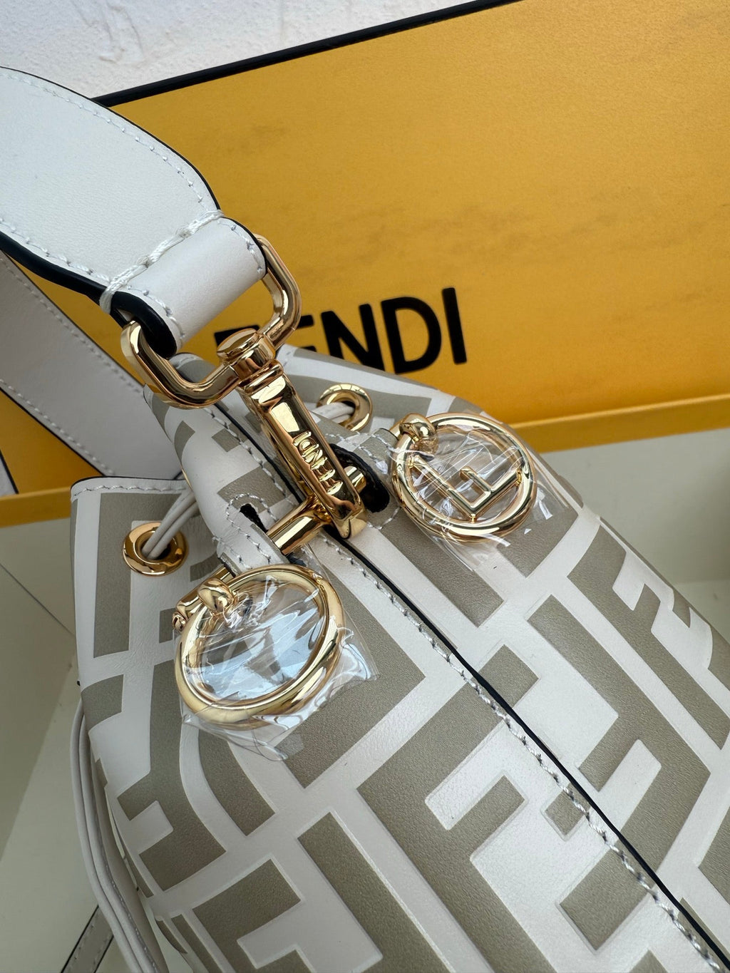 MON TRESOR 18 IN BEIGE WHITE CANVAS WITH FF MOTIF EMBROIDERED