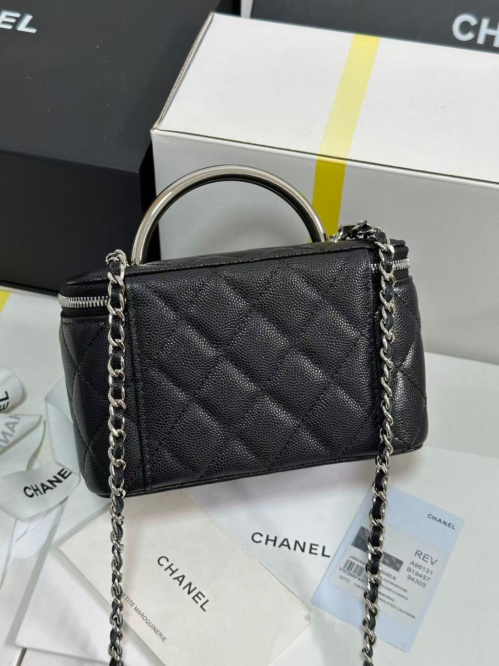 CC 25P Hidden Enamel Handle Makeup Bag Black Lychee Leather