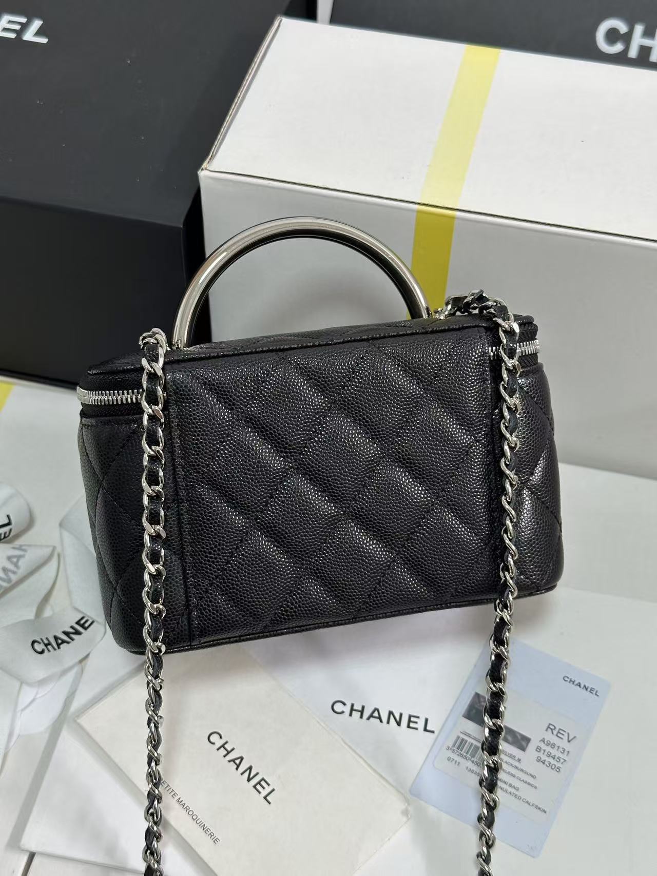 CC 25P Hidden Enamel Handle Makeup Bag Black Lychee Leather