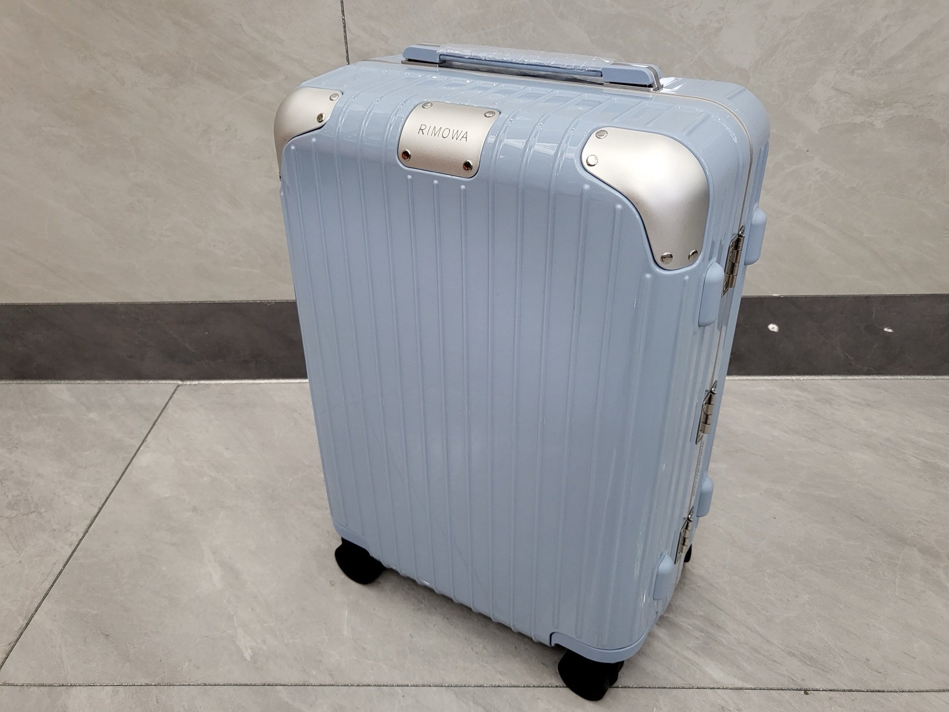Rimowa 2025 Hybrid Suitcase Aluminum Polycarbonate 273794