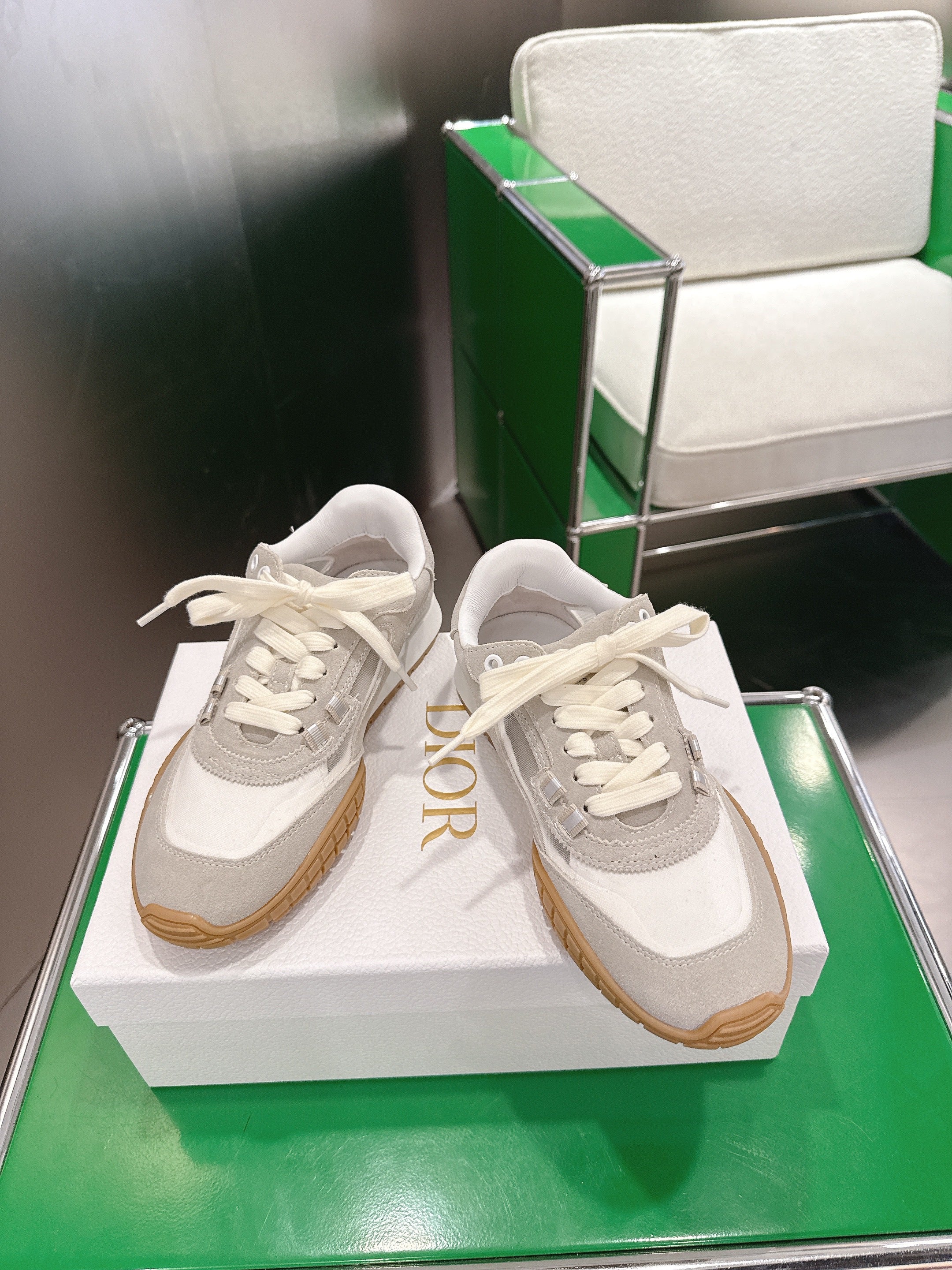 CD Tech Sneakers White Pale Taupe Cowhide Mesh Suede 562671