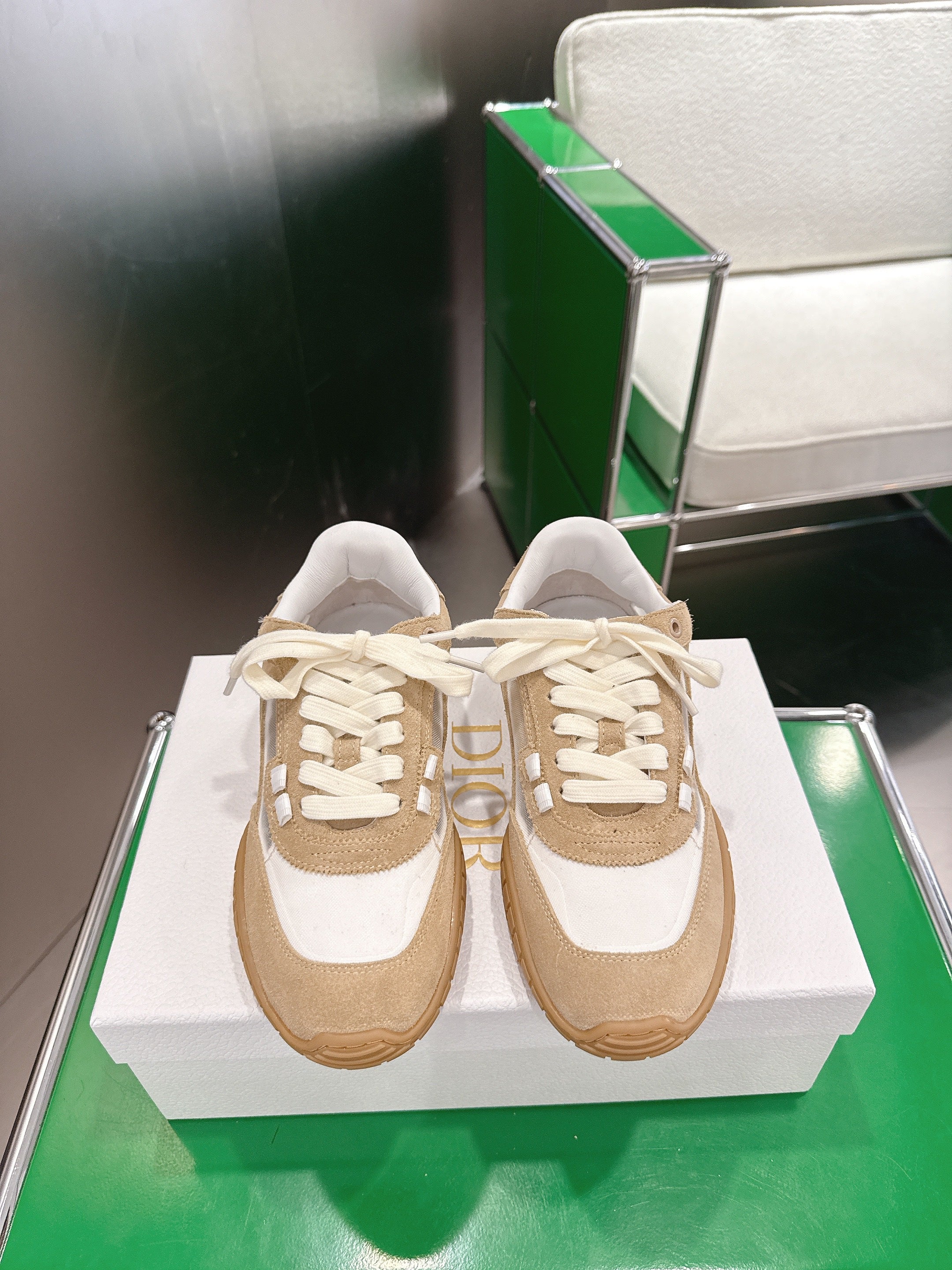 CD Tech Sneakers White Light Brown Cowhide Mesh Suede 562672