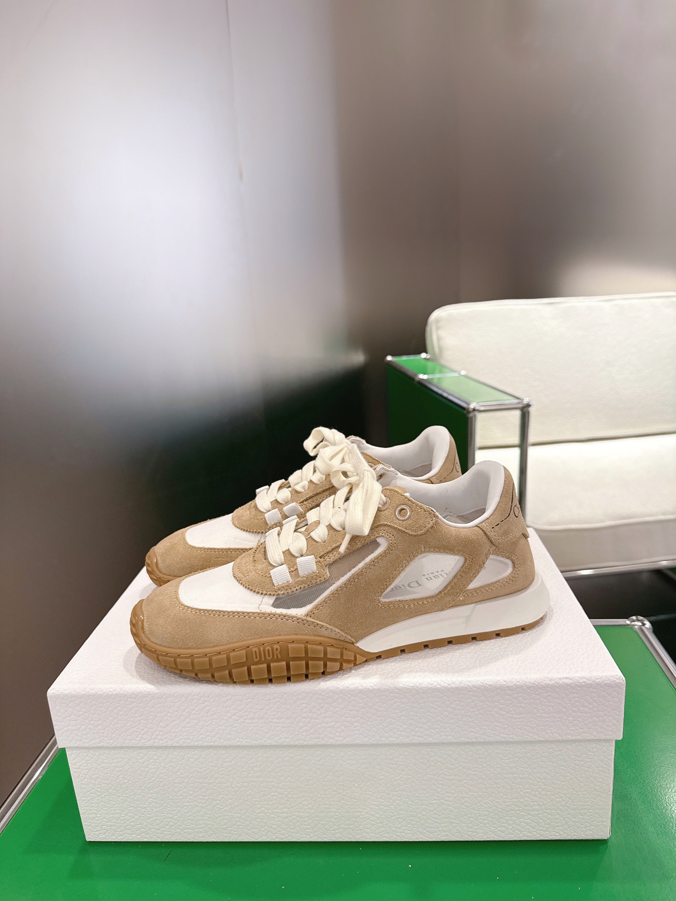 CD Tech Sneakers White Light Brown Cowhide Mesh Suede 562672