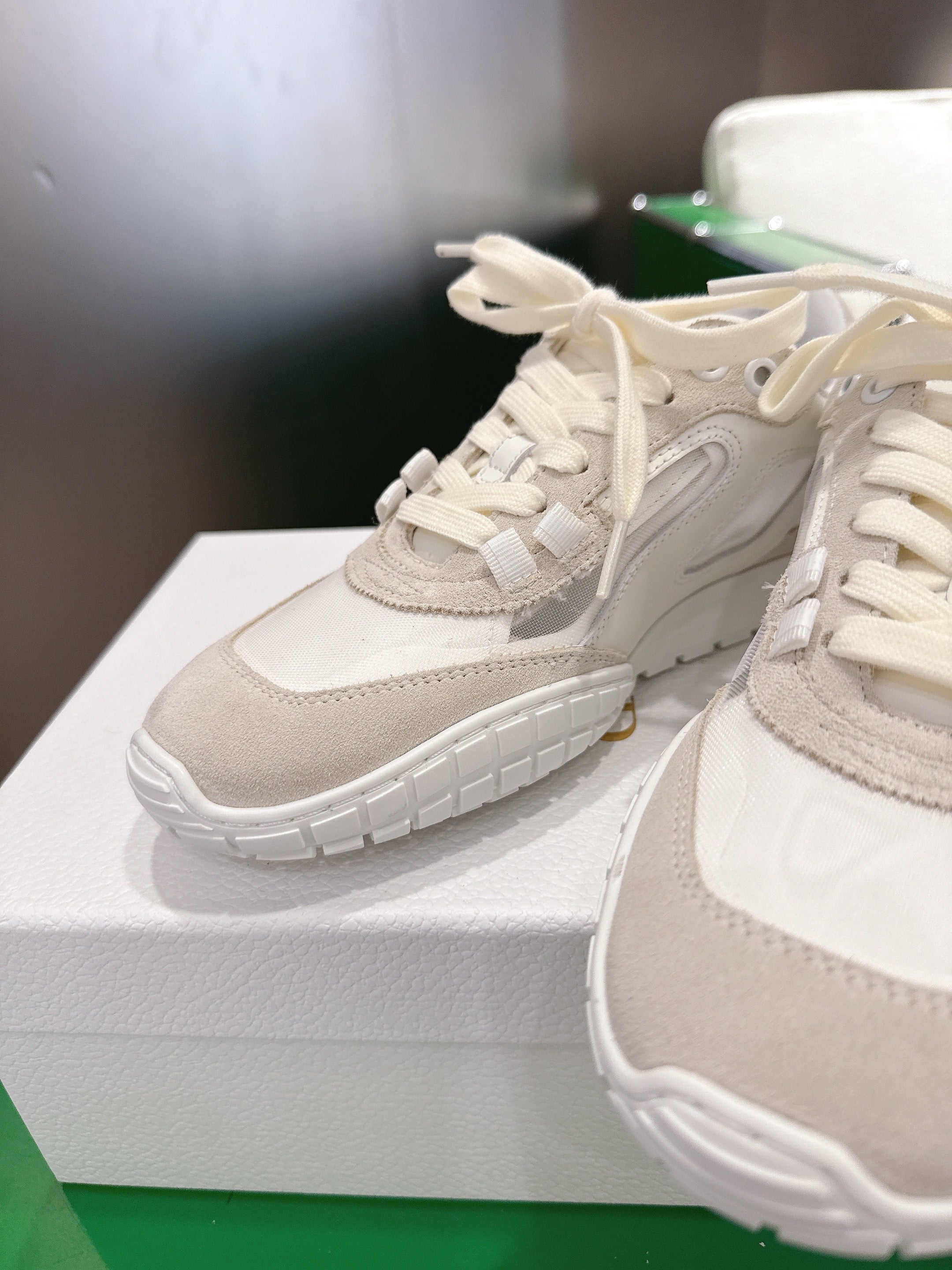 CD Tech Sneakers White Light Pale Taupe Cowhide Mesh Suede 562673