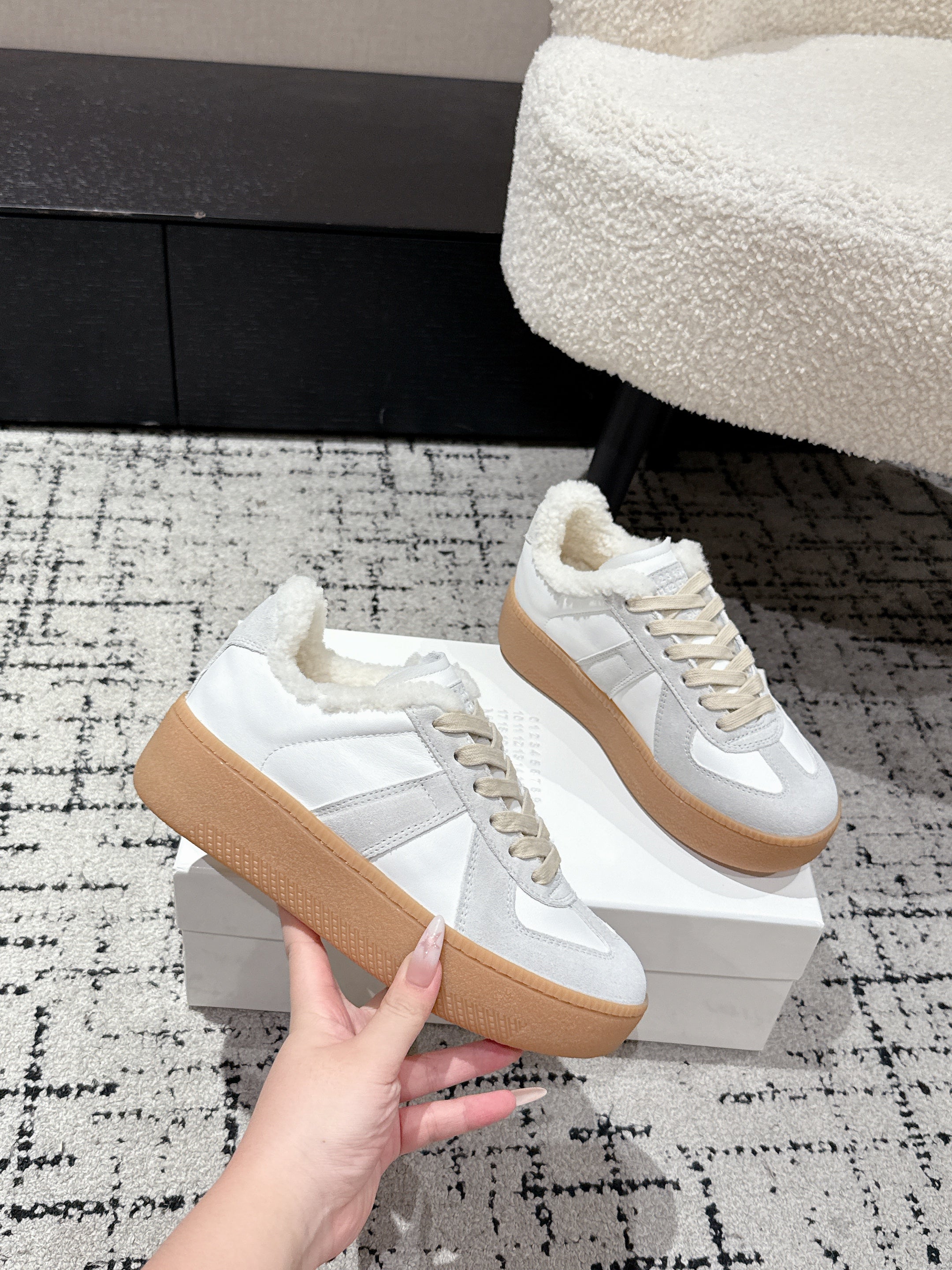 MM Platform German Training Shoes 50mm Light Grey White Suede Sheepskin Fur 558415