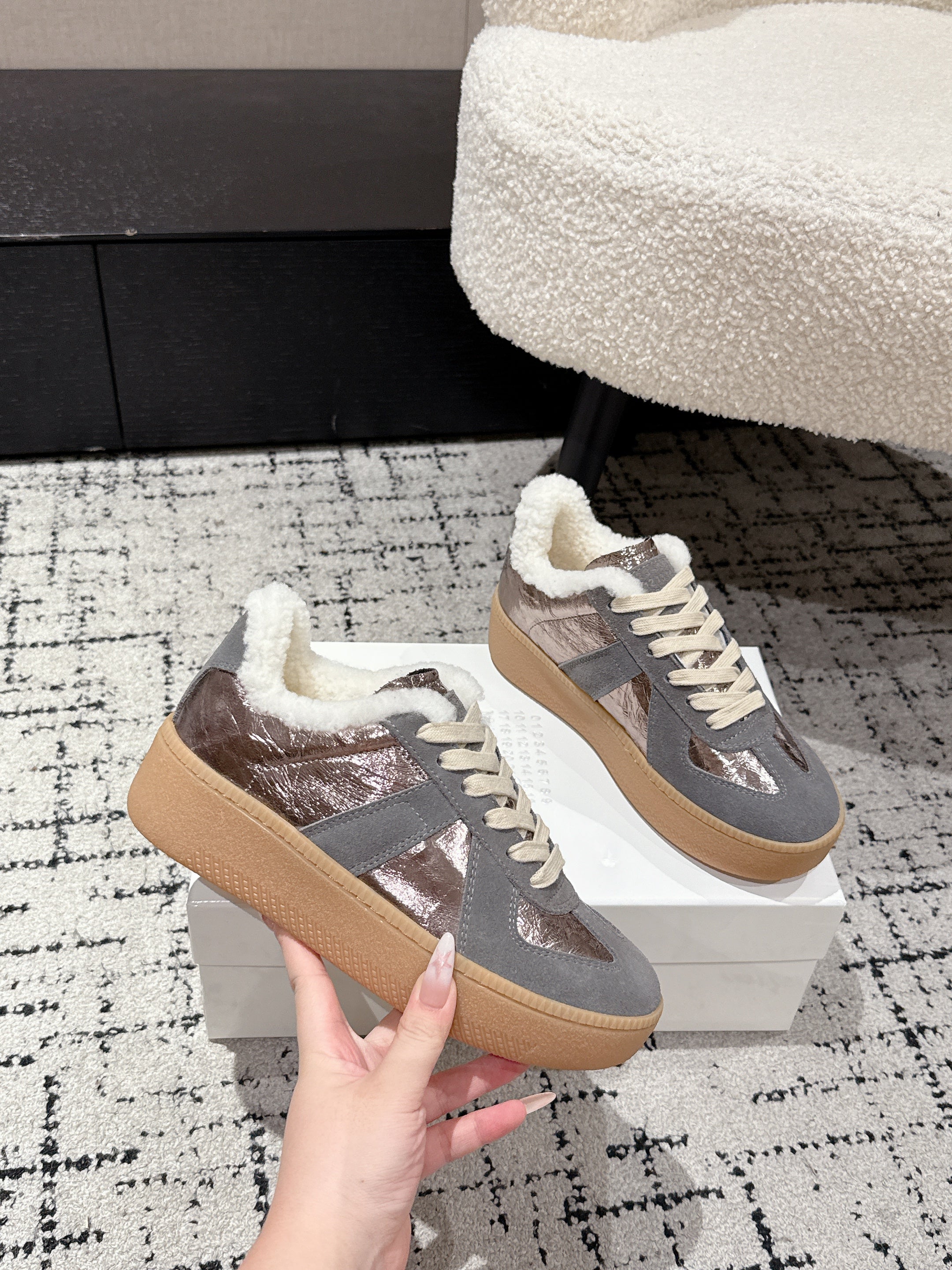 MM Platform German Training Shoes 50mm Dark Grey Suede Metalic Fur 558416