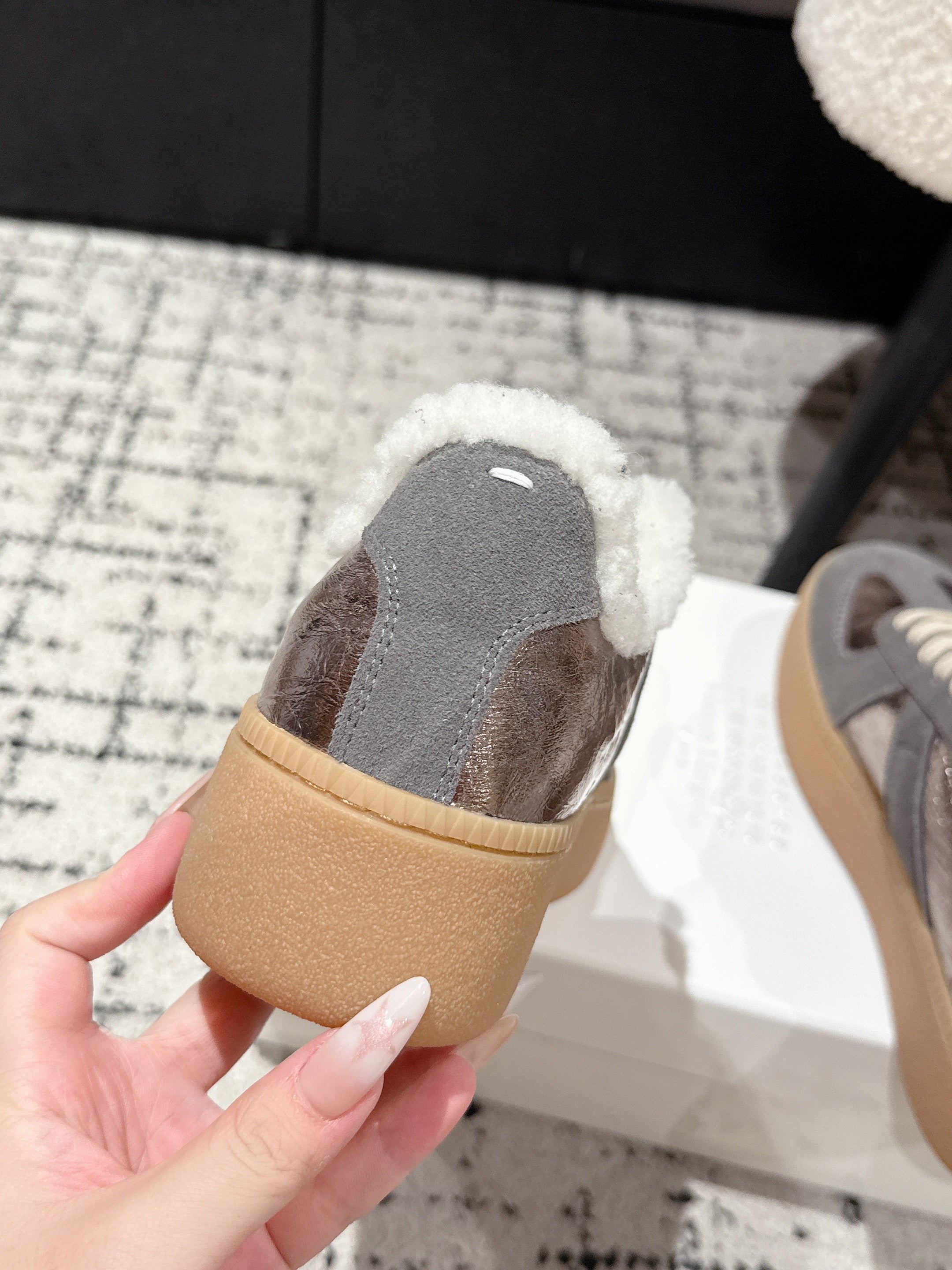 MM Platform German Training Shoes 50mm Dark Grey Suede Metalic Fur 558416