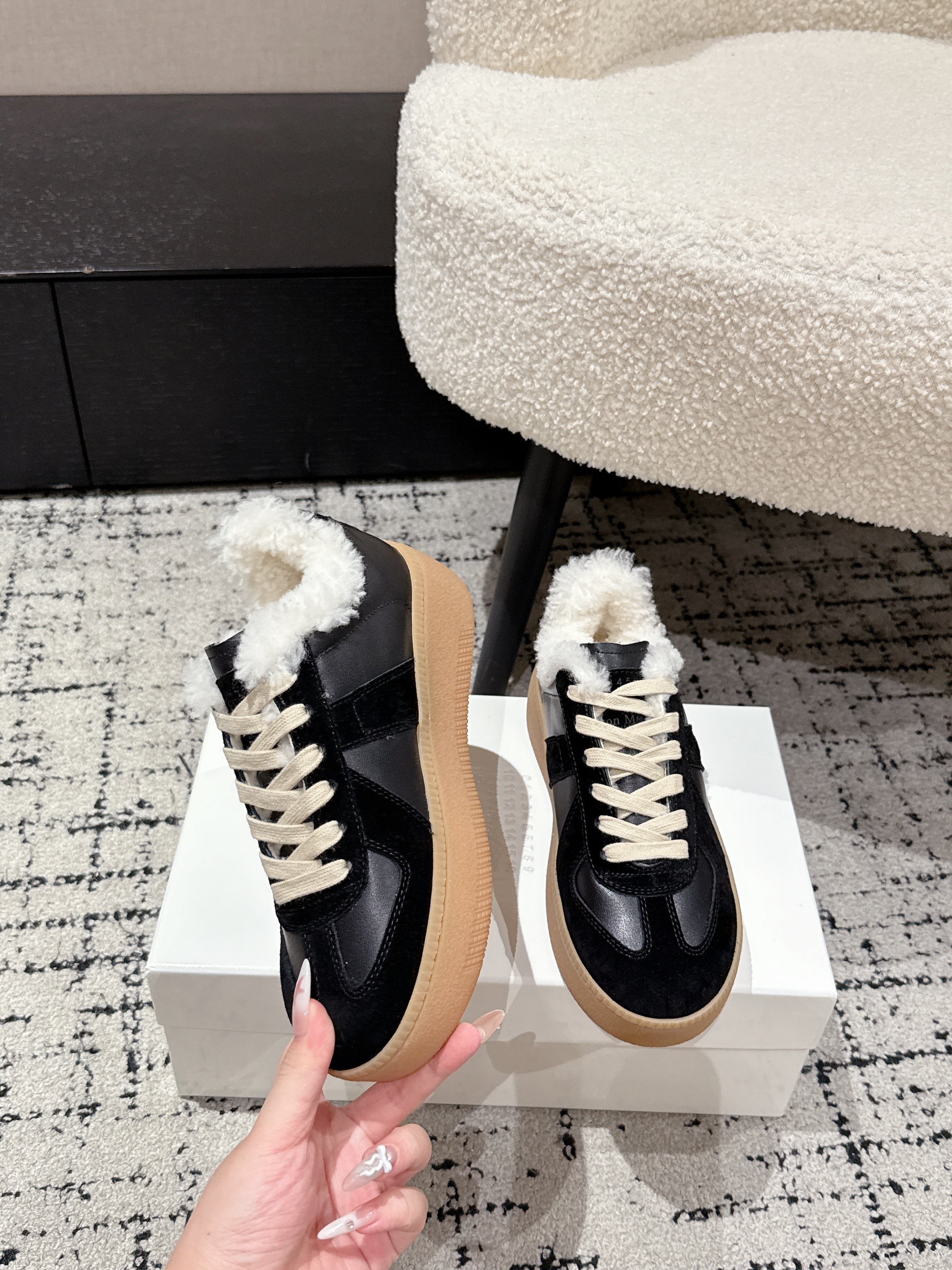 MM Platform German Training Shoes 50mm Black Suede Sheepskin Fur 558418