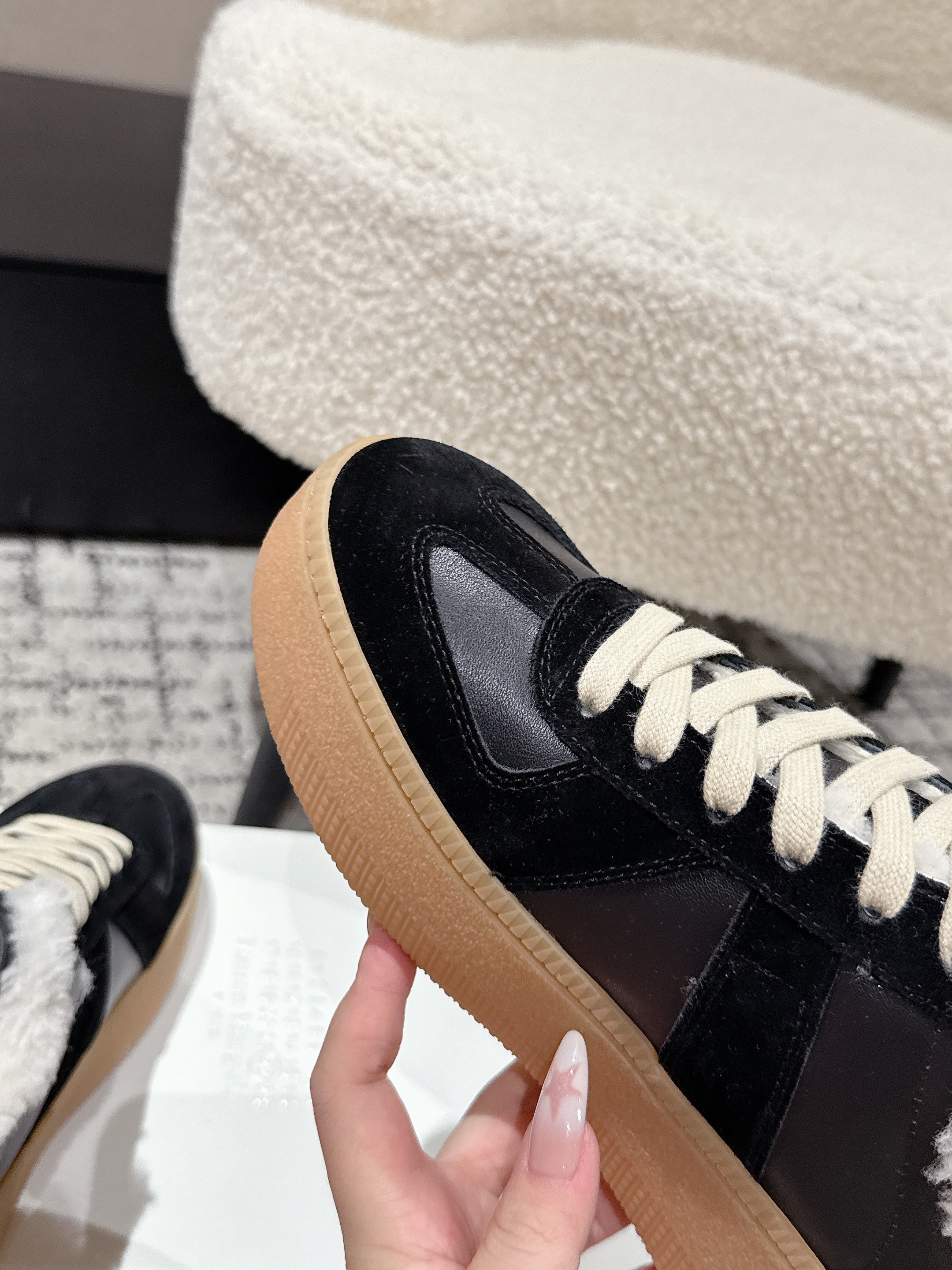 MM Platform German Training Shoes 50mm Black Suede Sheepskin Fur 558418