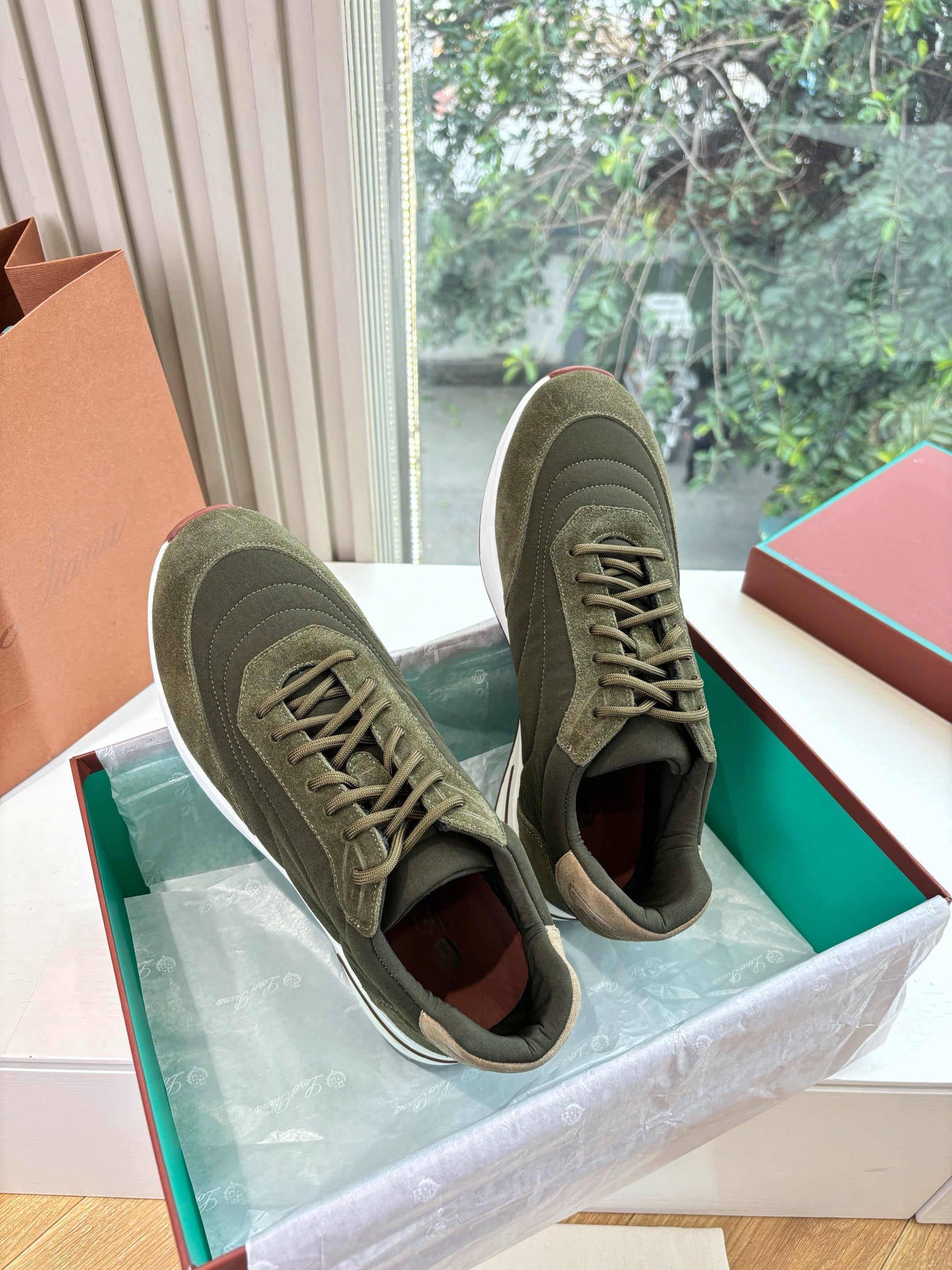 LP Weekend Walk Sneaker Olive Green Suede 549522