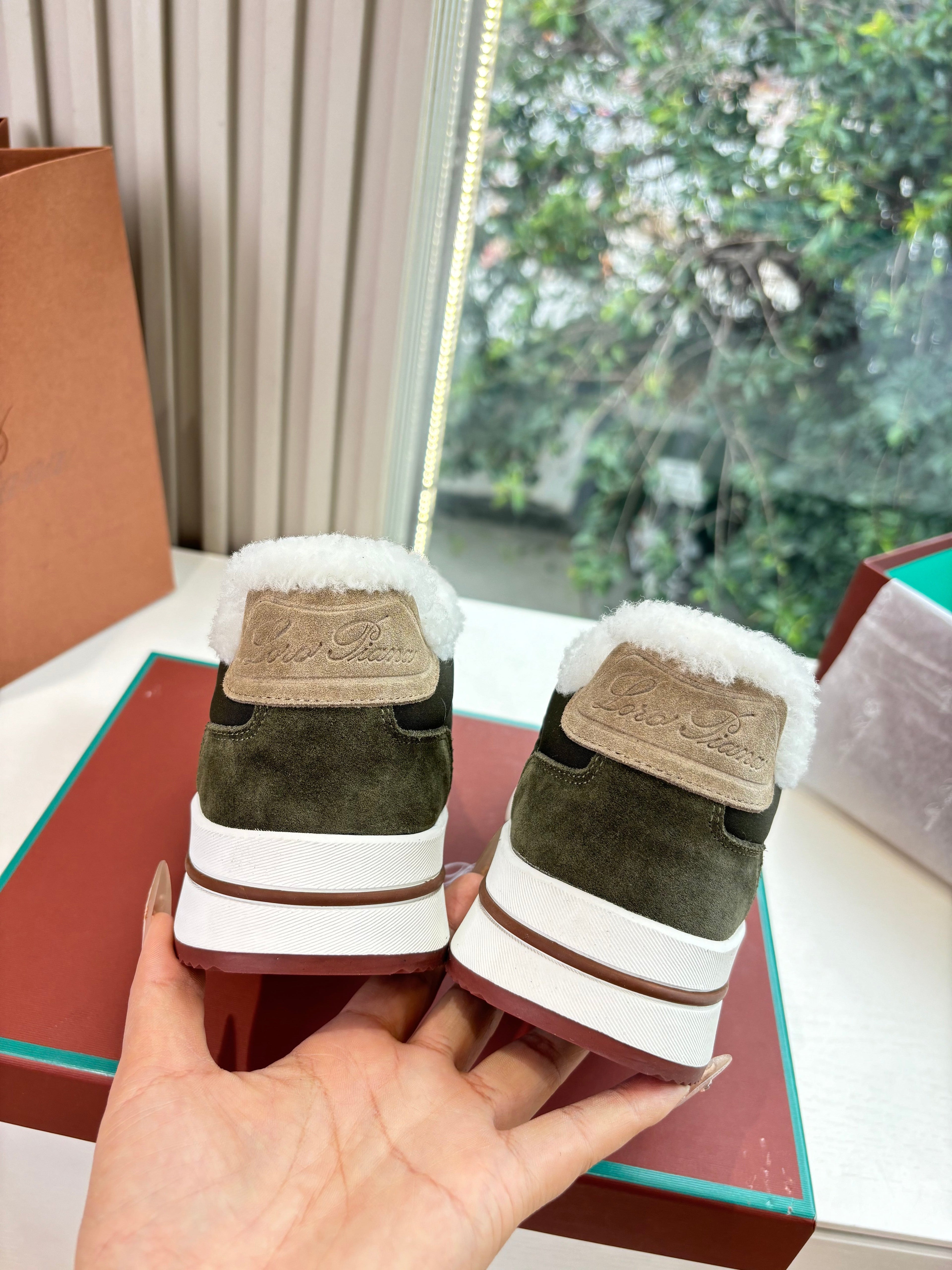 LP Weekend Walk Sneaker Olive Green Fur Suede 549514