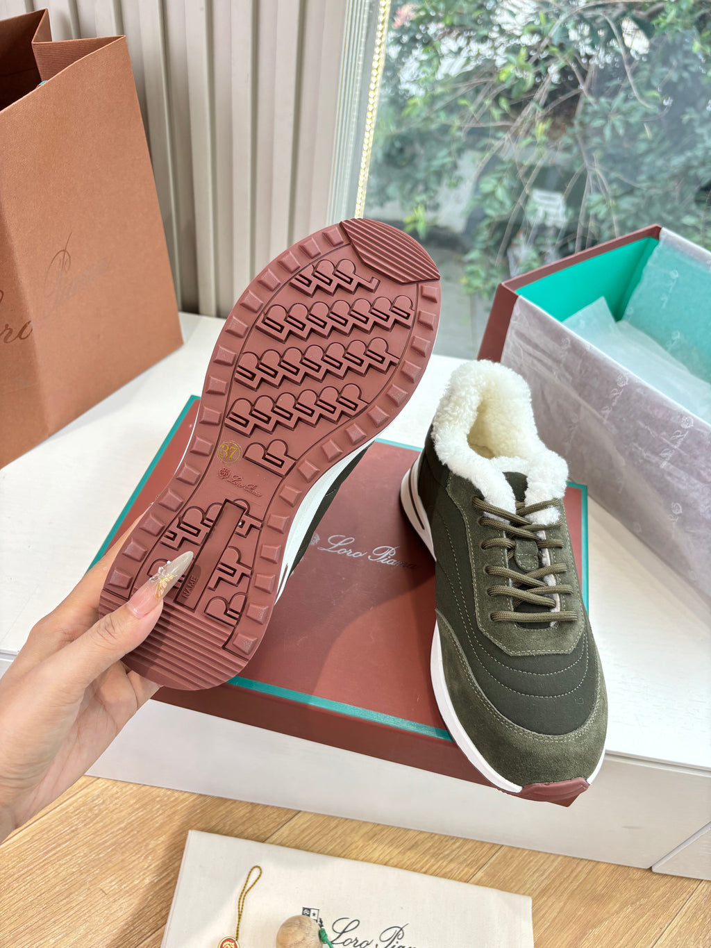 LP Weekend Walk Sneaker Olive Green Fur Suede 549514