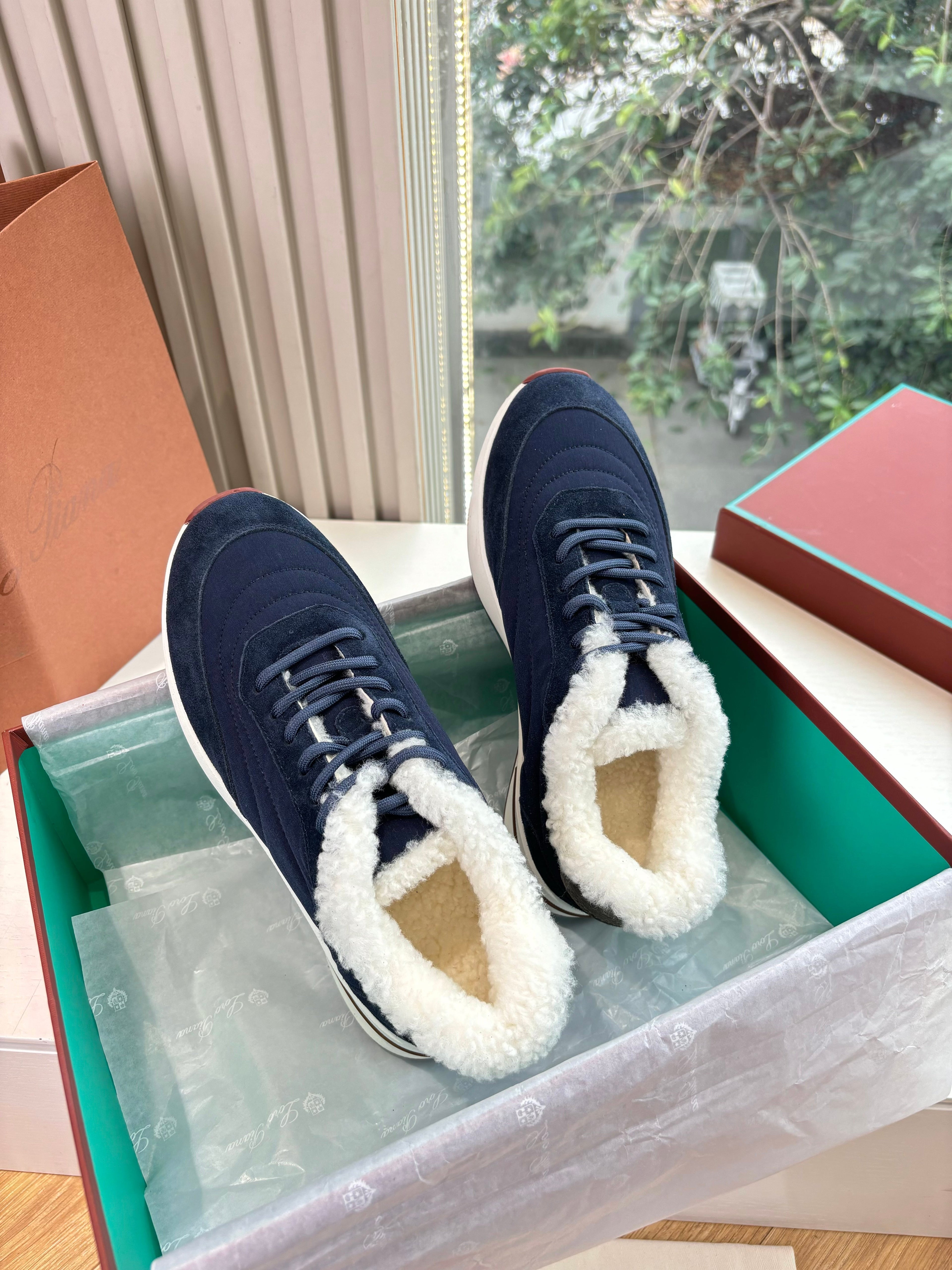LP Weekend Walk Sneaker Navy Blue Fur Suede 549516