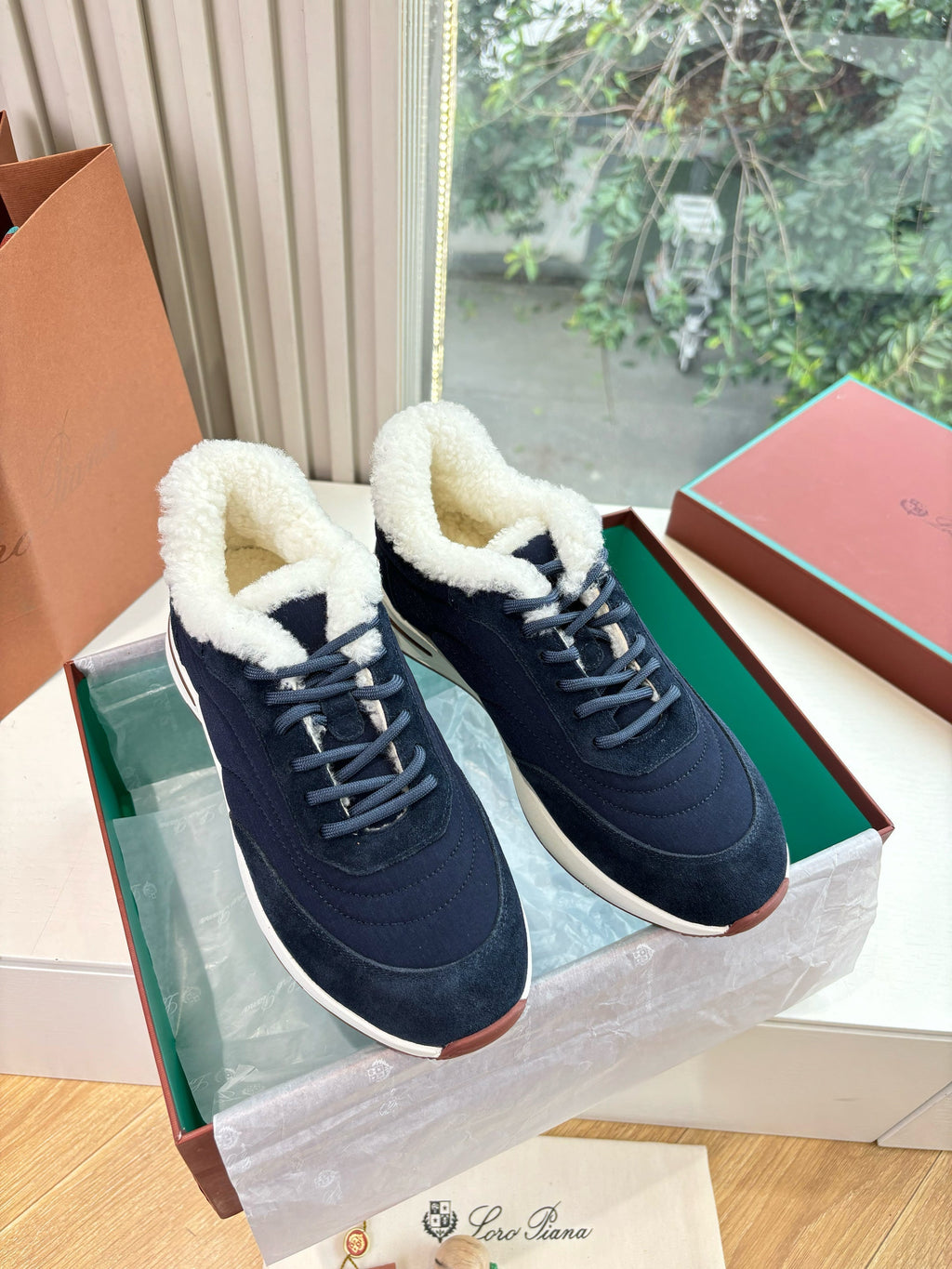 LP Weekend Walk Sneaker Navy Blue Fur Suede 549516