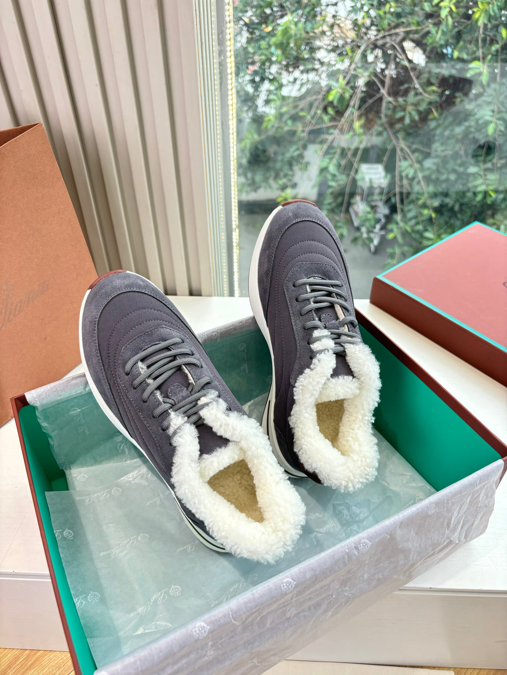 LP Weekend Walk Sneaker Purple Gray Fur Suede 549518