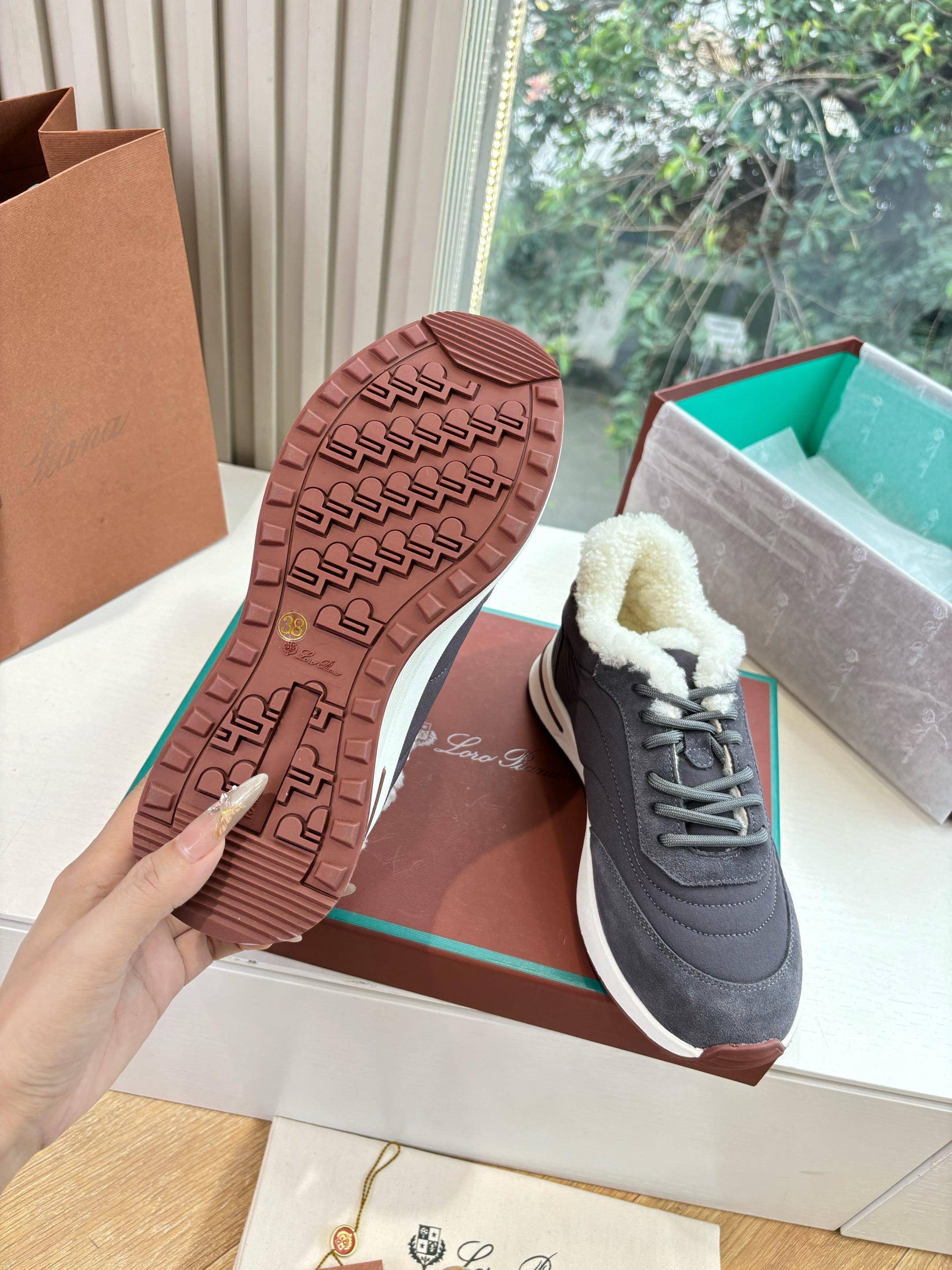 LP Weekend Walk Sneaker Purple Gray Fur Suede 549518