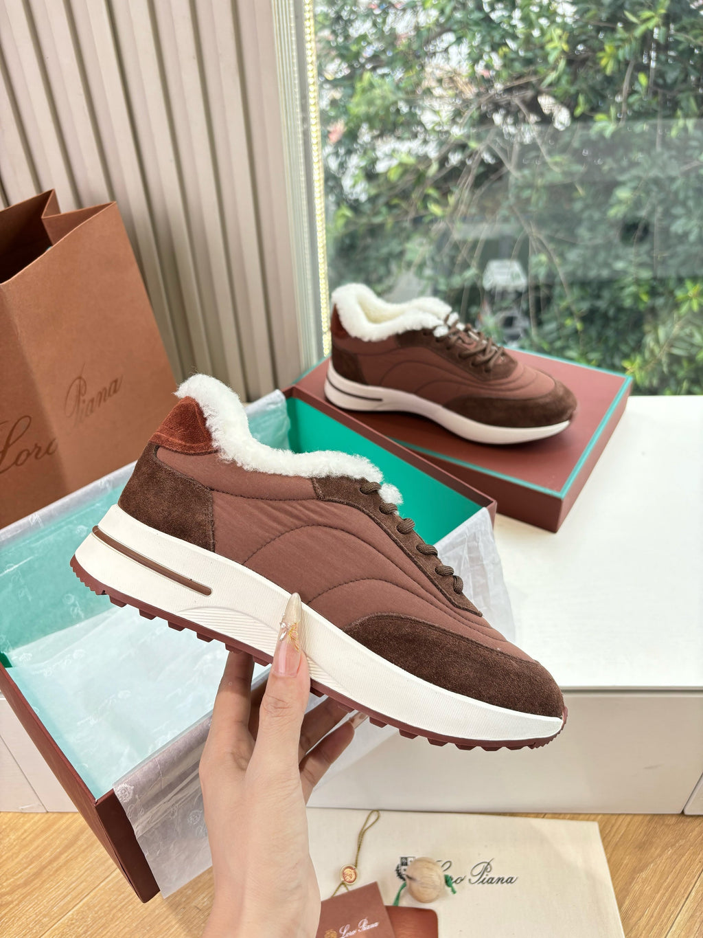 LP Weekend Walk Sneaker Red Brown Fur Suede 549519