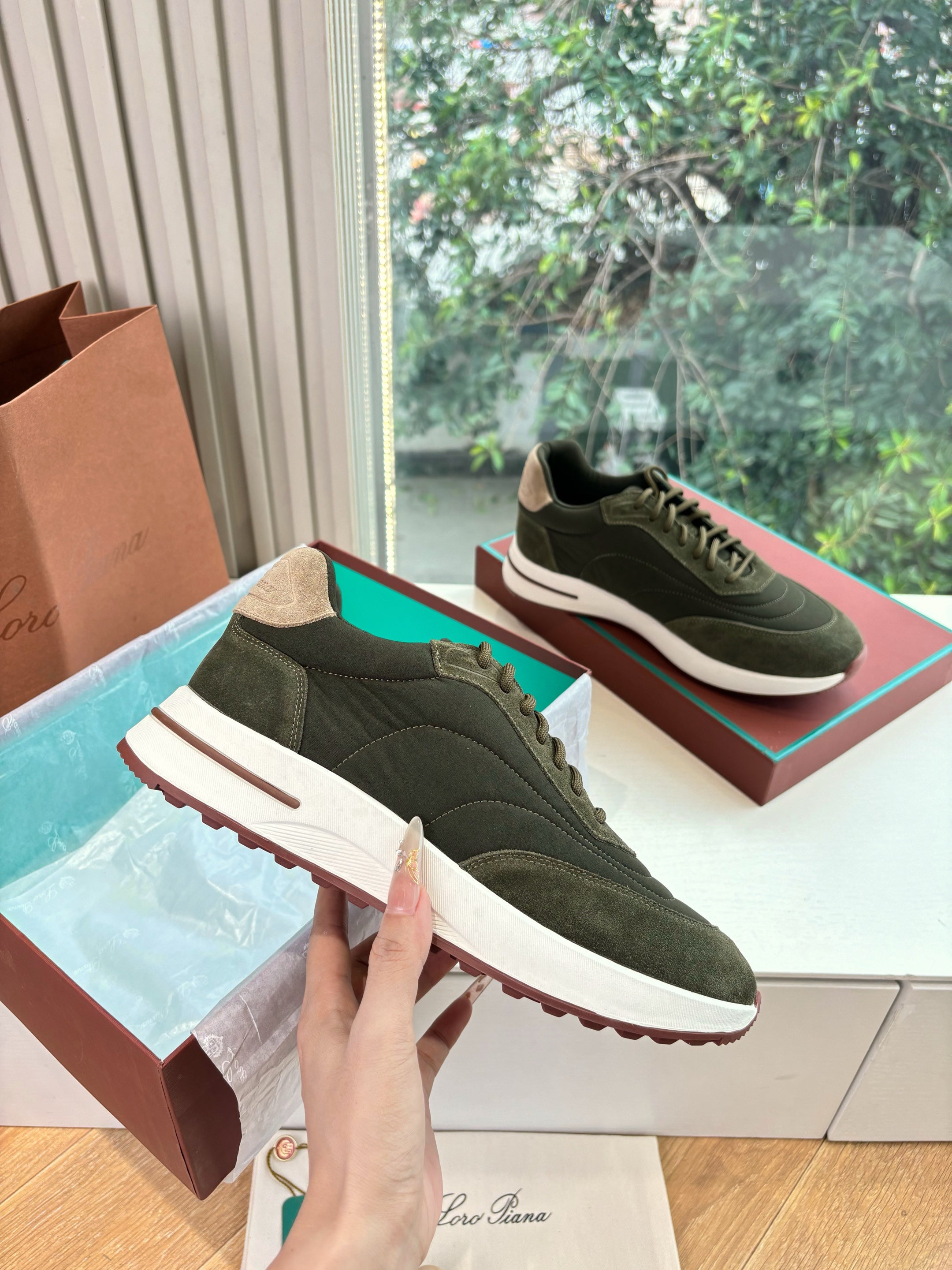 LP Weekend Walk Sneaker Olive Green Suede 549522