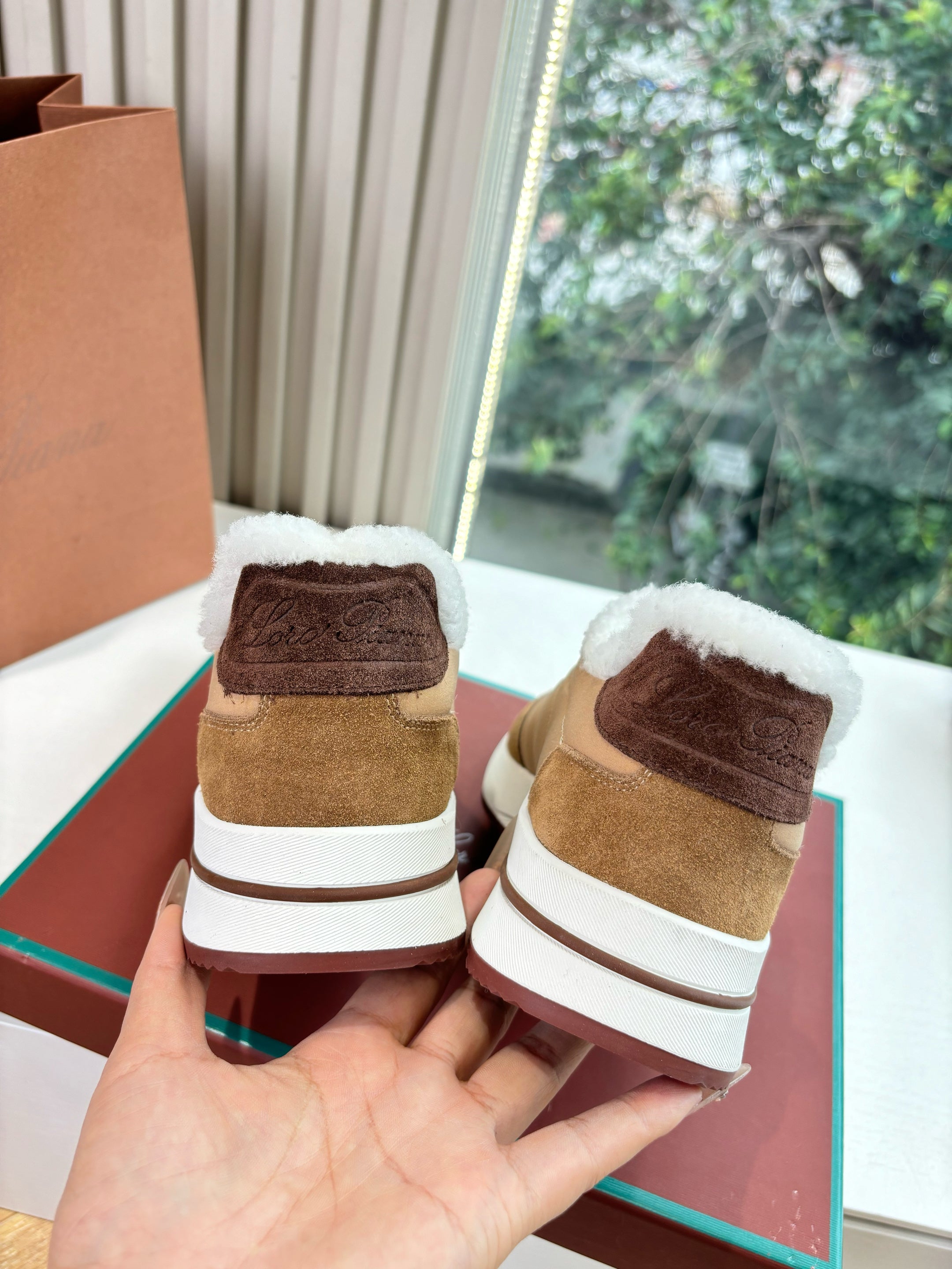 LP Weekend Walk Sneaker Brown Fur Suede 549517