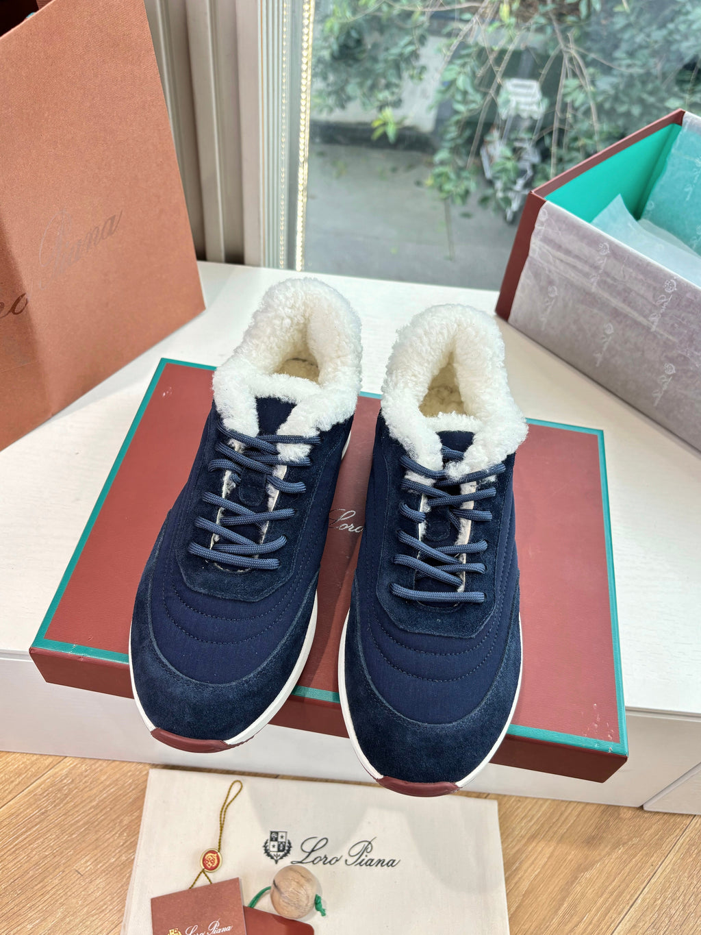 LP Weekend Walk Sneaker Navy Blue Fur Suede 549516