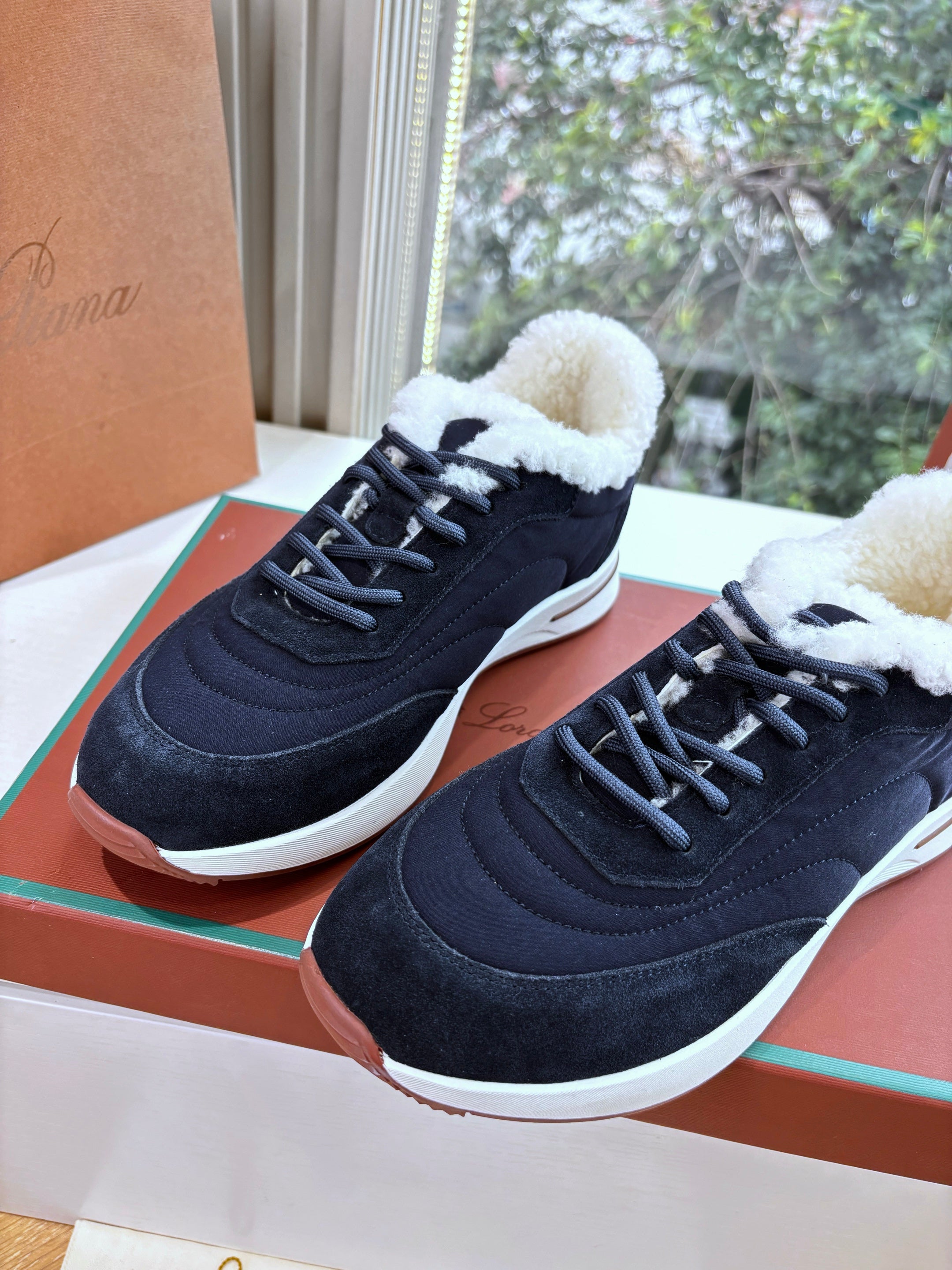 LP Weekend Walk Sneaker Navy Blue Fur Suede 549516