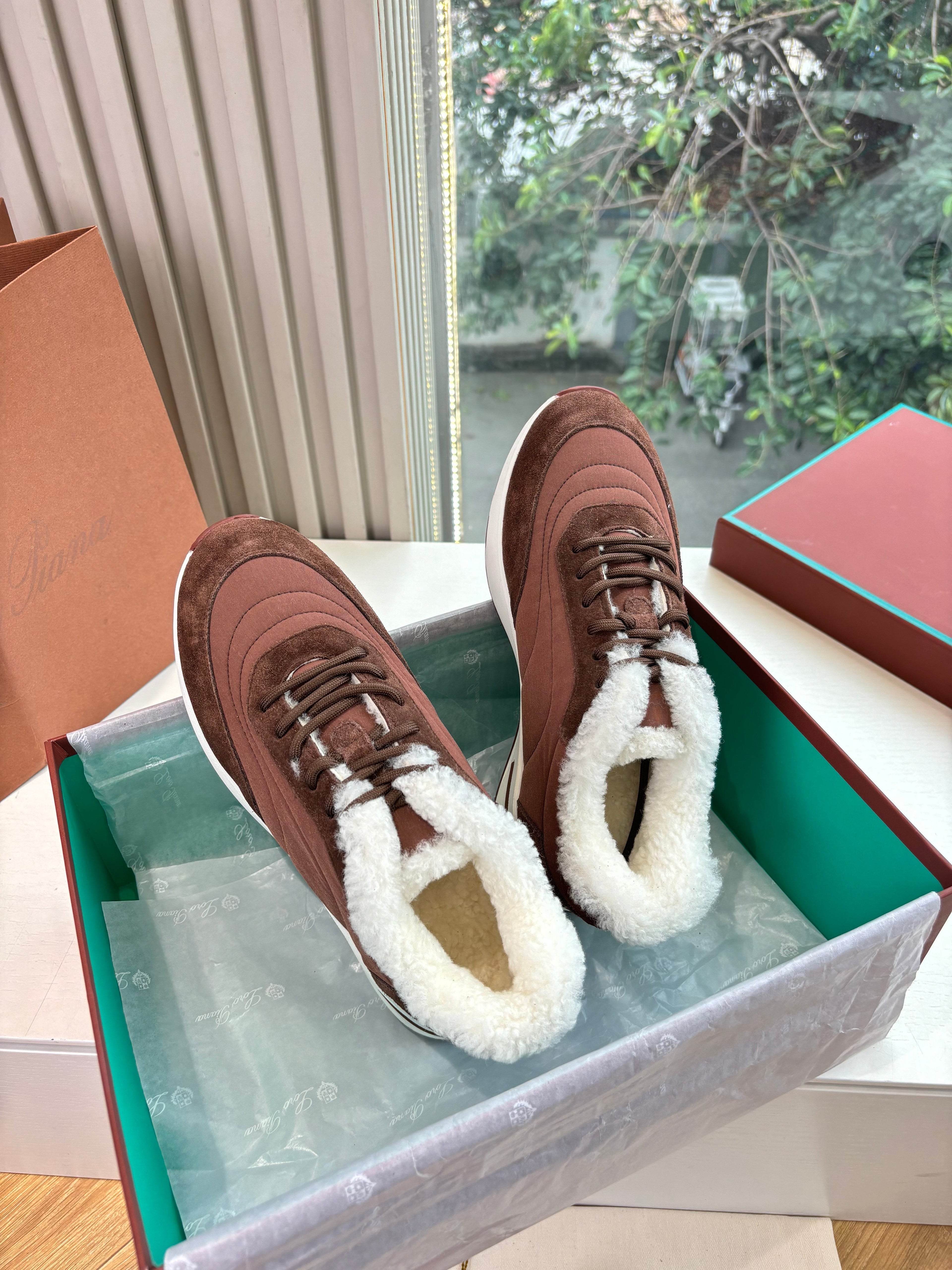 LP Weekend Walk Sneaker Red Brown Fur Suede 549519