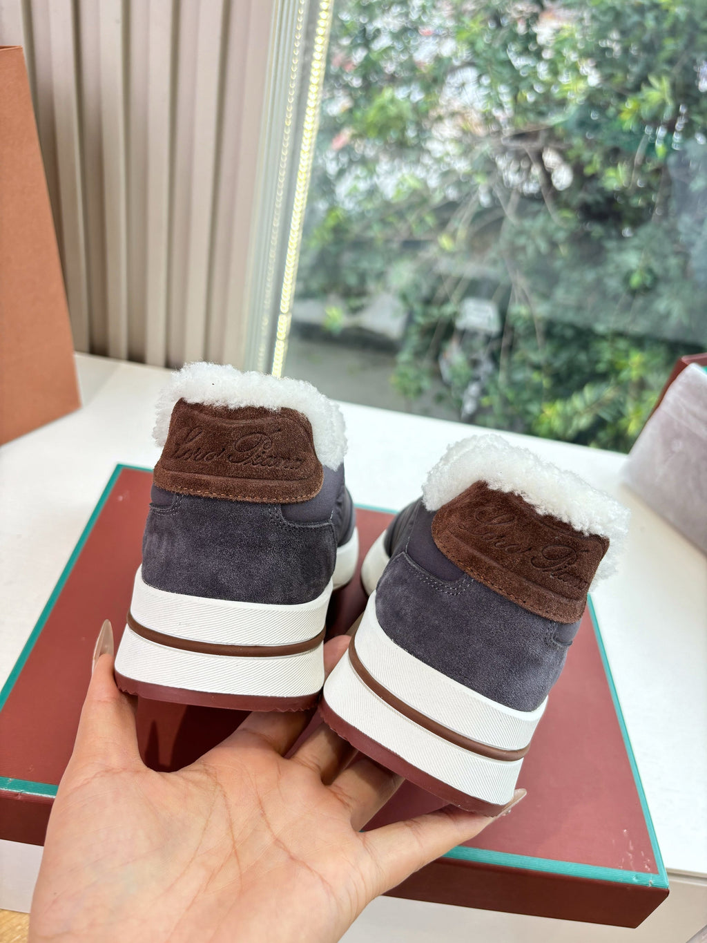 LP Weekend Walk Sneaker Purple Gray Fur Suede 549518