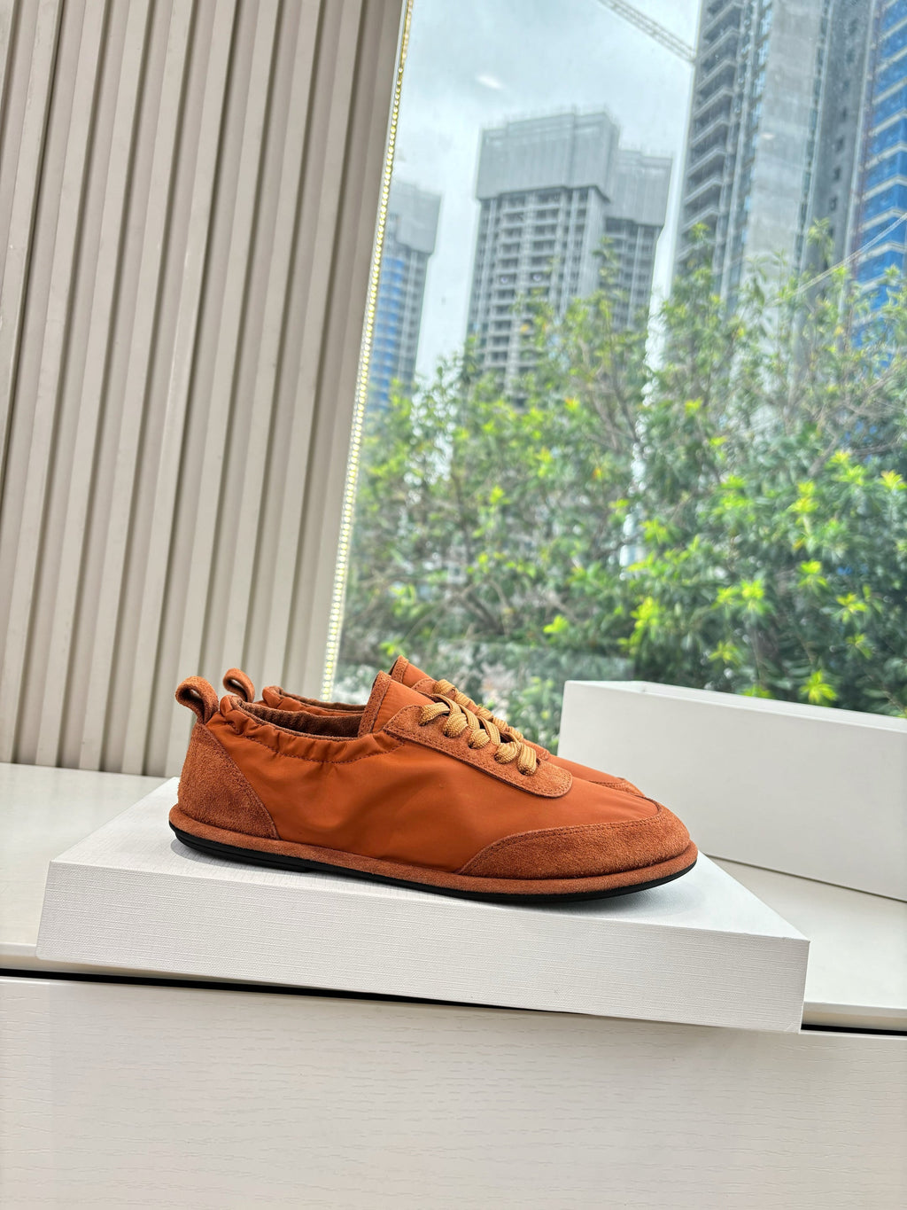 The Row 2025 Sneaker Orange Suede Fabric 549356