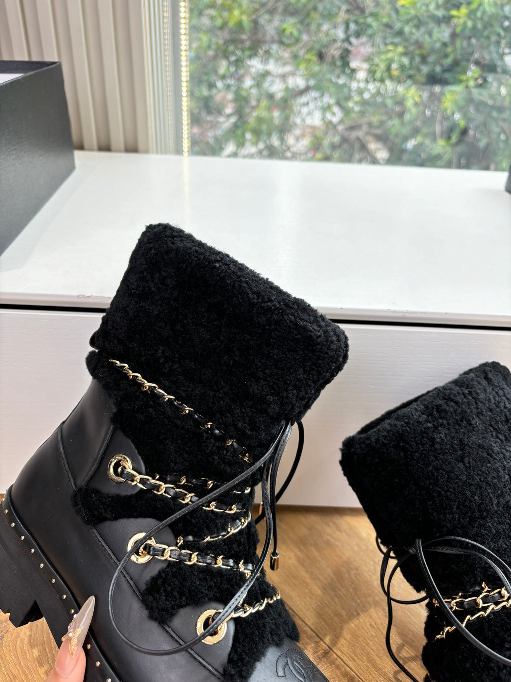 CC 2025 Short Boot Black Cowhide Wool 548840