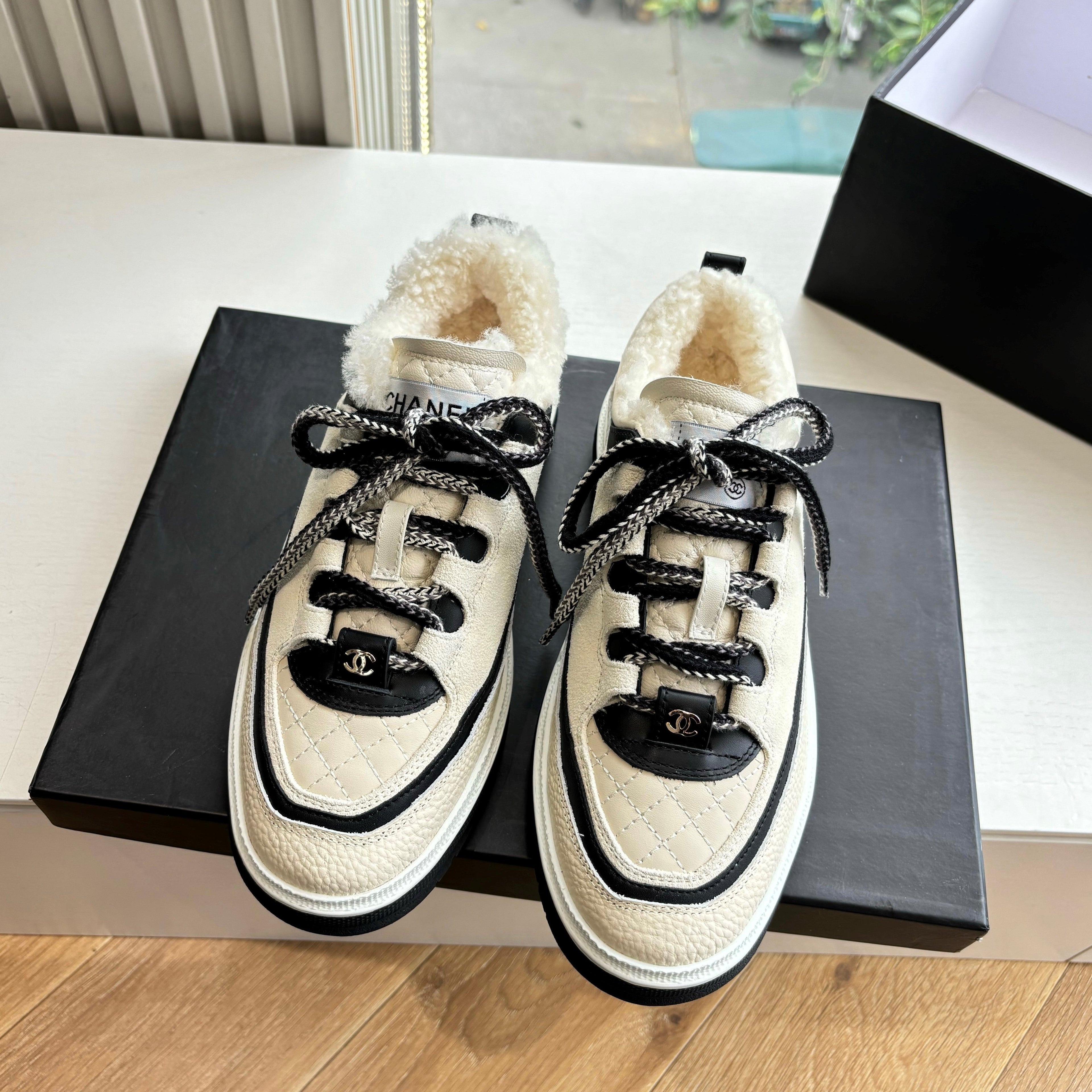 CC Casual Shoes Women's Low Top Black Beige Suede Cowhide Fur 548854