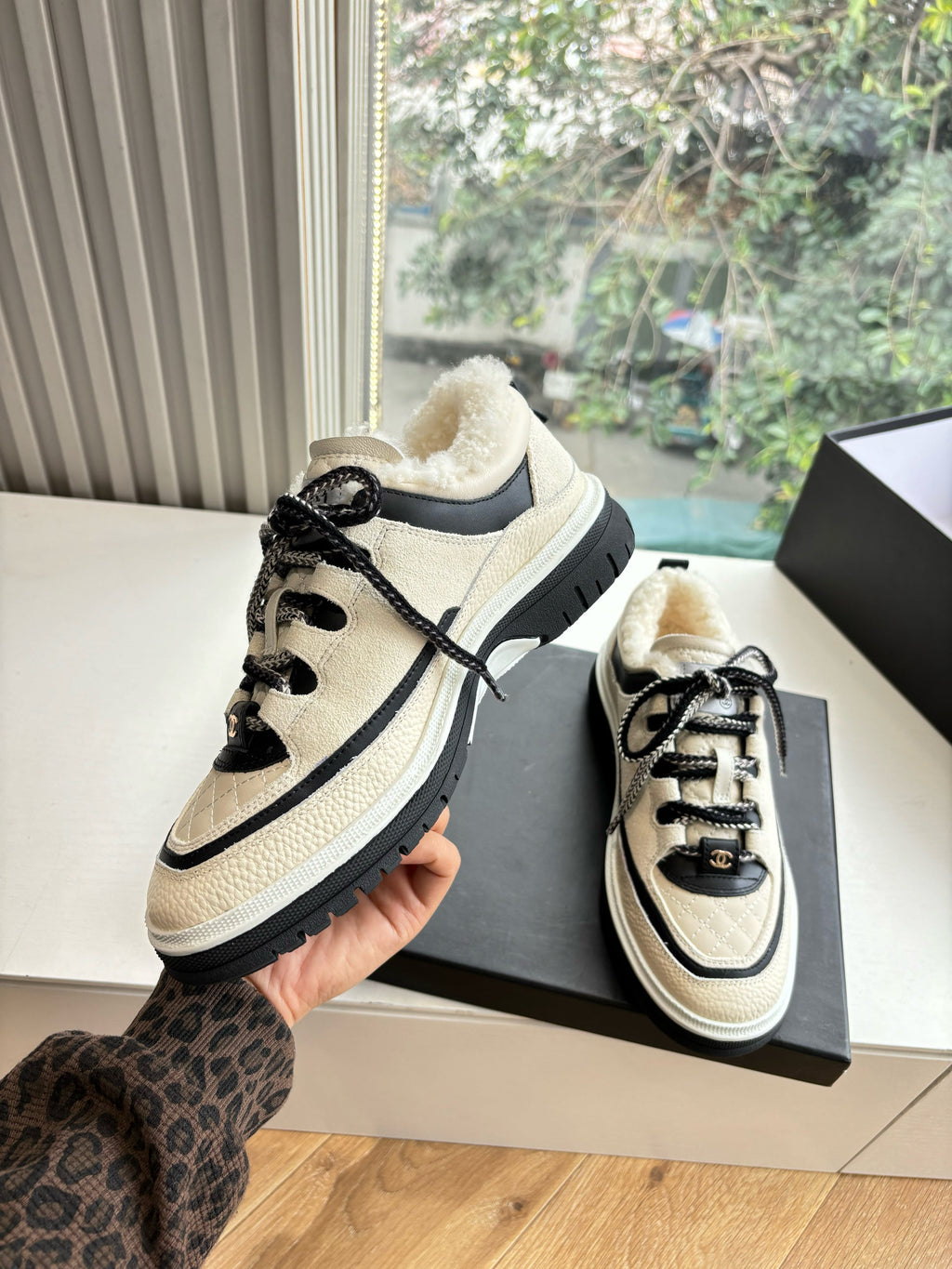 CC Casual Shoes Women's Low Top Black Beige Suede Cowhide Fur 548854