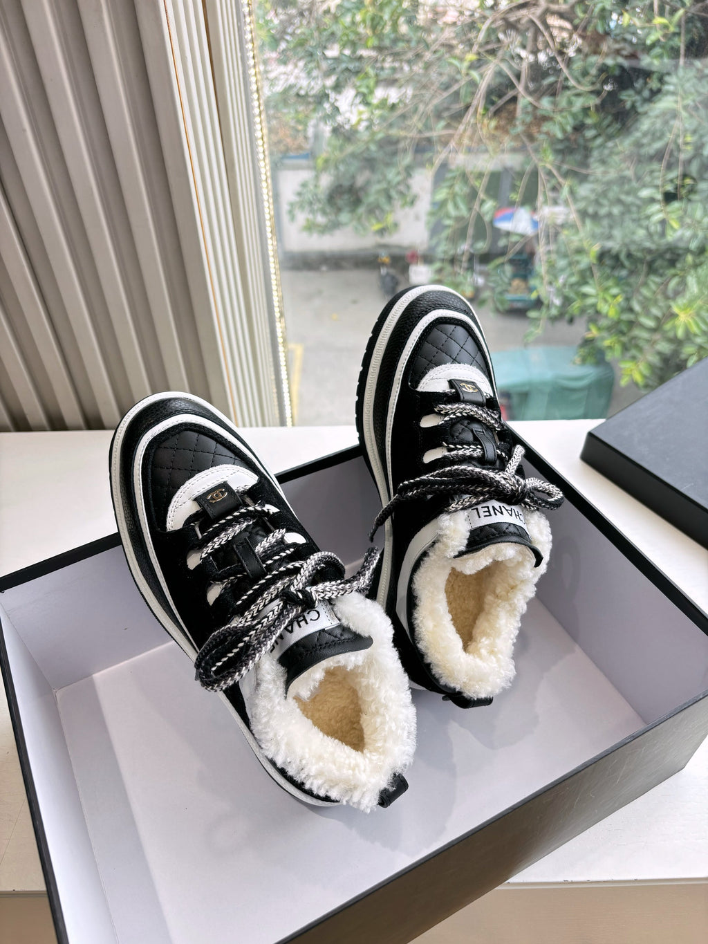 CC Casual Shoes Women's Low Top Black White Suede Cowhide Fur 548855