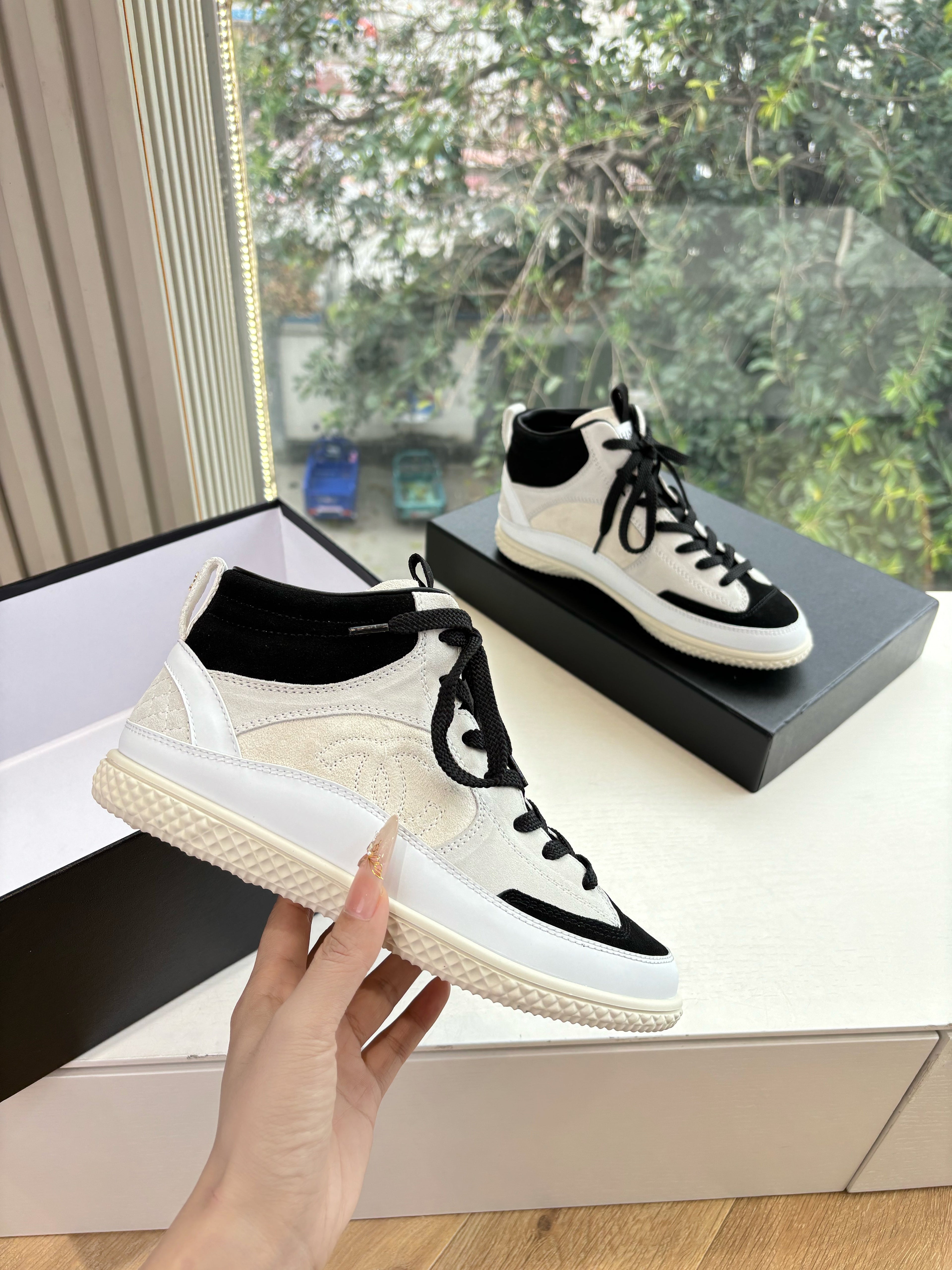 CC 25B Sneakers White Black Suede 548914
