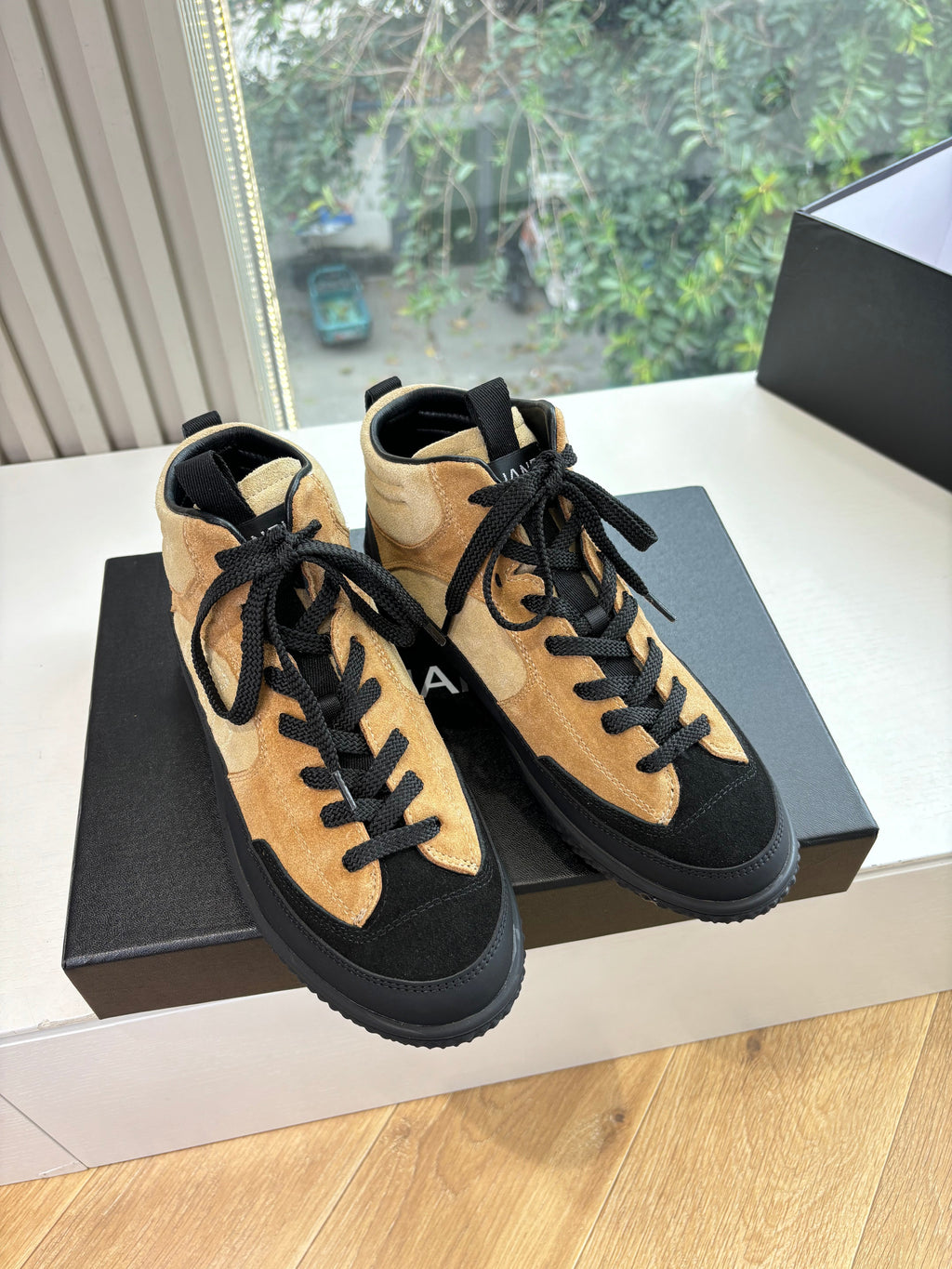CC 25B Sneakers Brown Beige Black Suede 548915