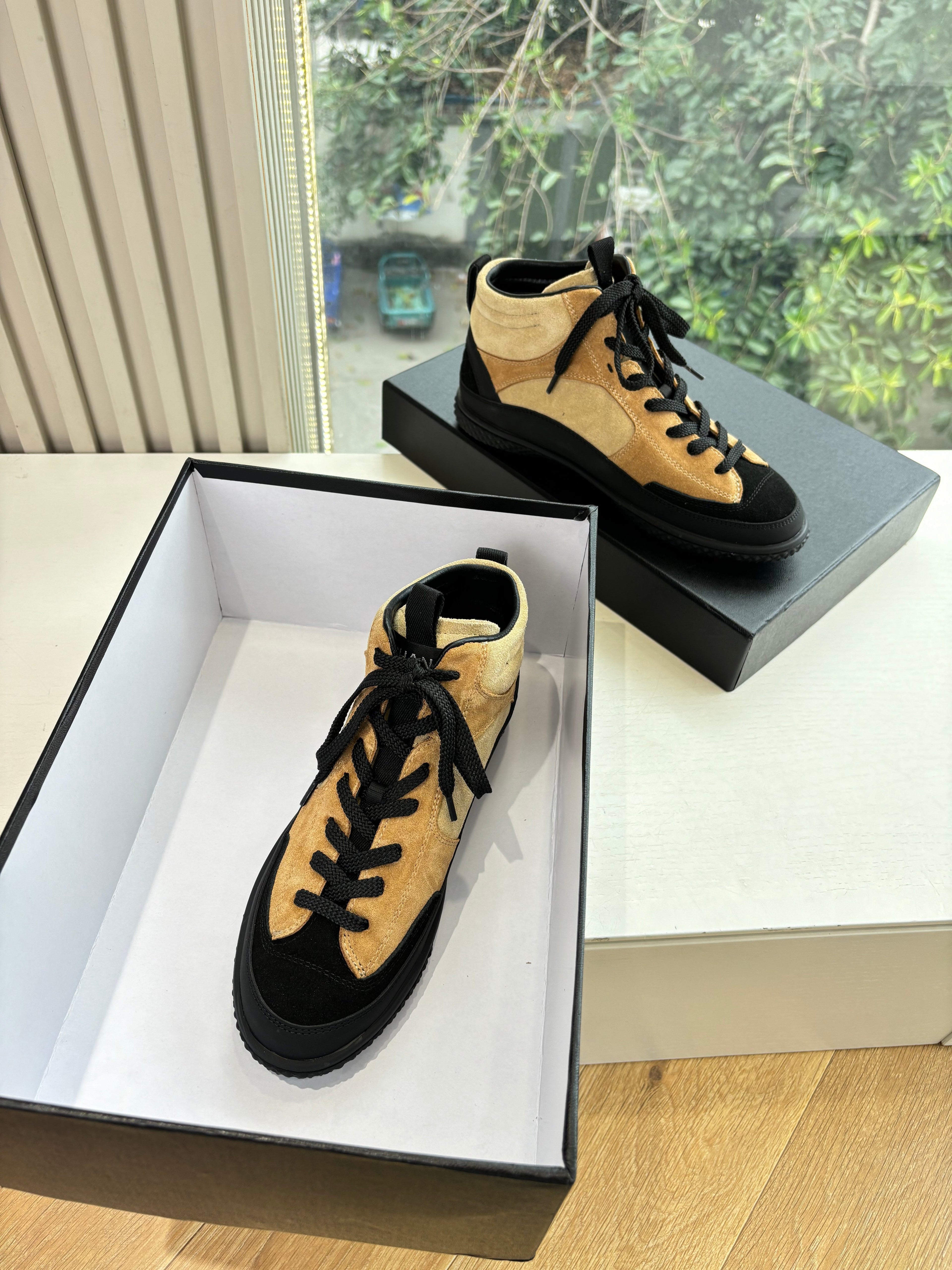 CC 25B Sneakers Brown Beige Black Suede 548915