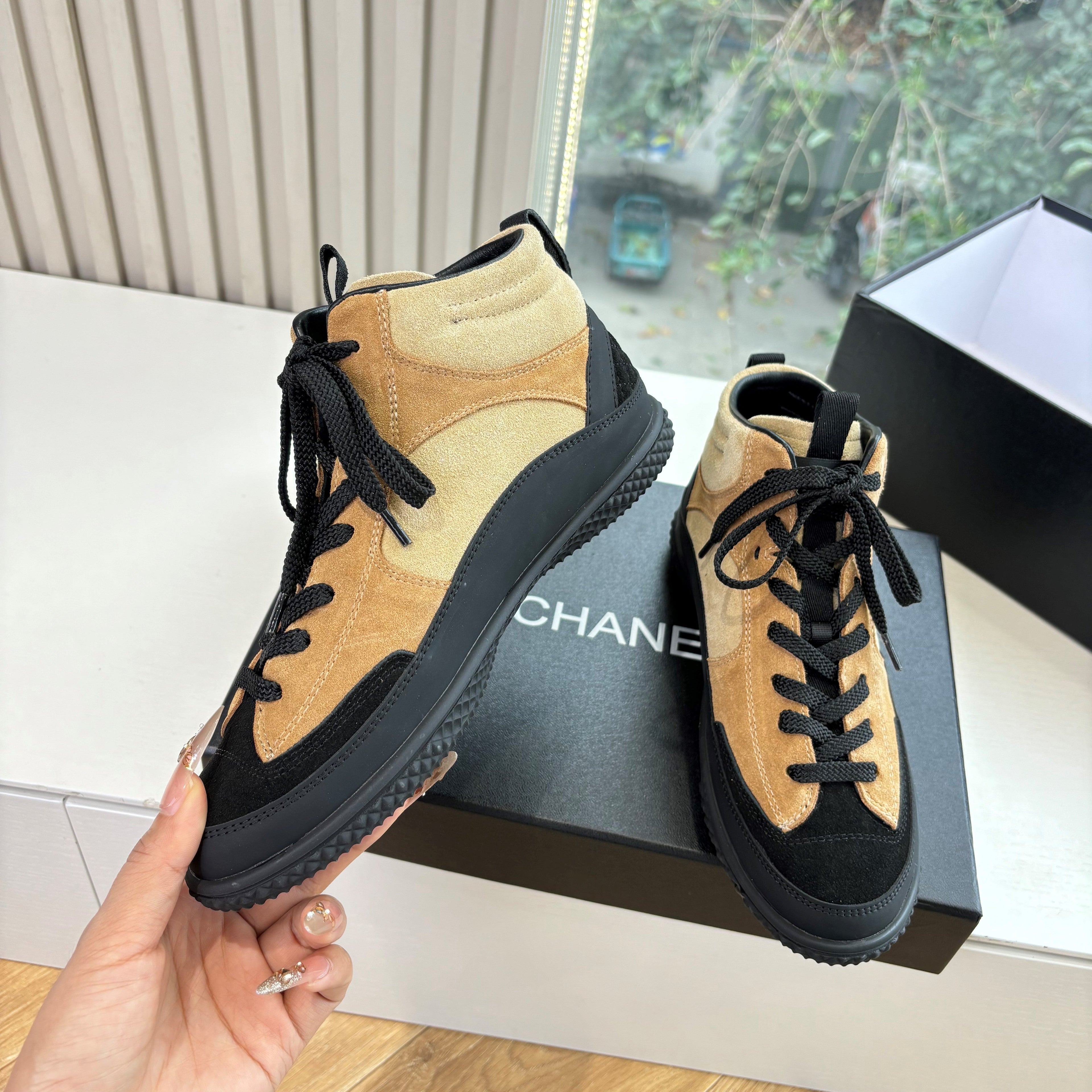 CC 25B Sneakers Brown Beige Black Suede 548915