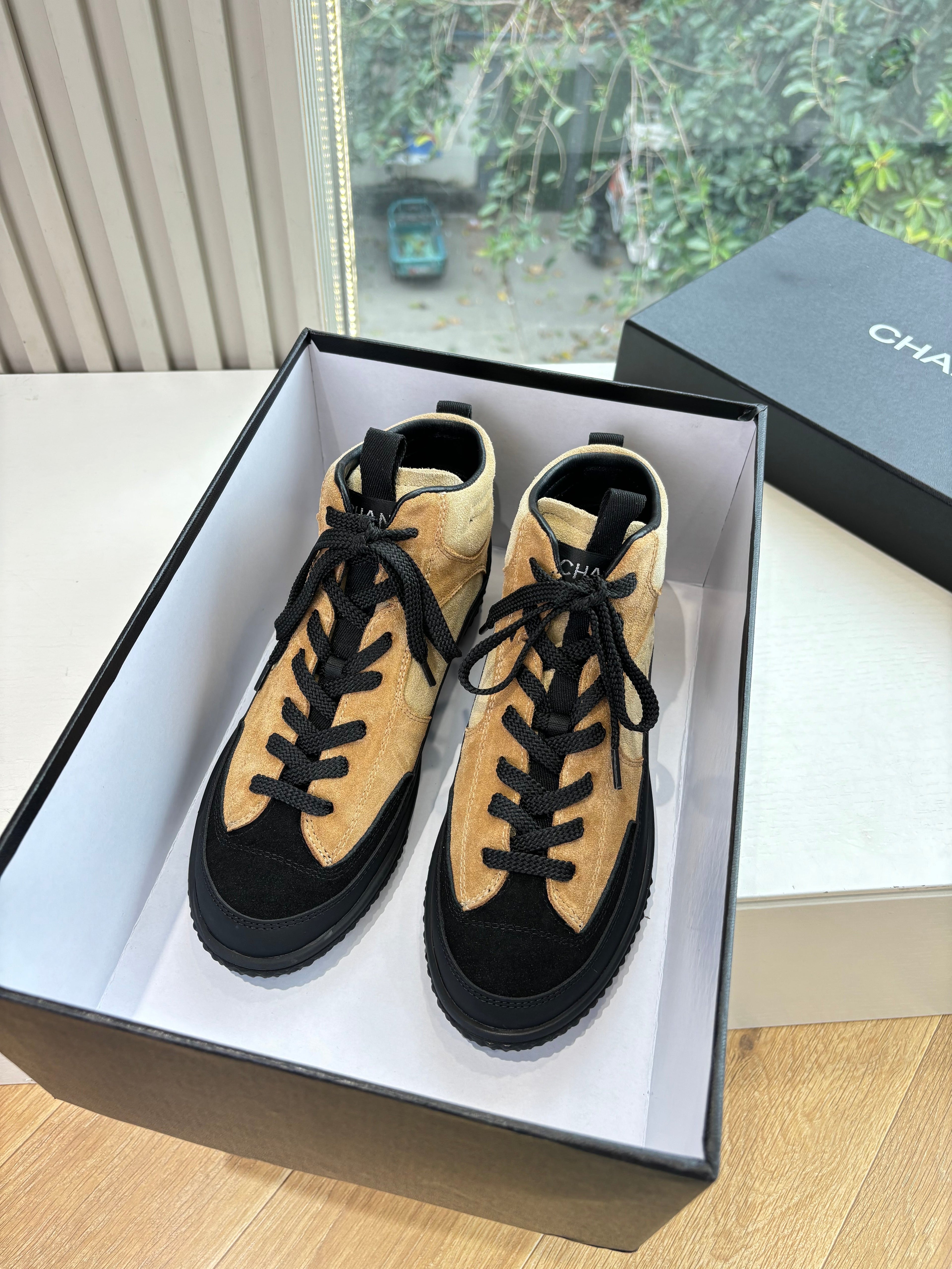 CC 25B Sneakers Brown Beige Black Suede 548915