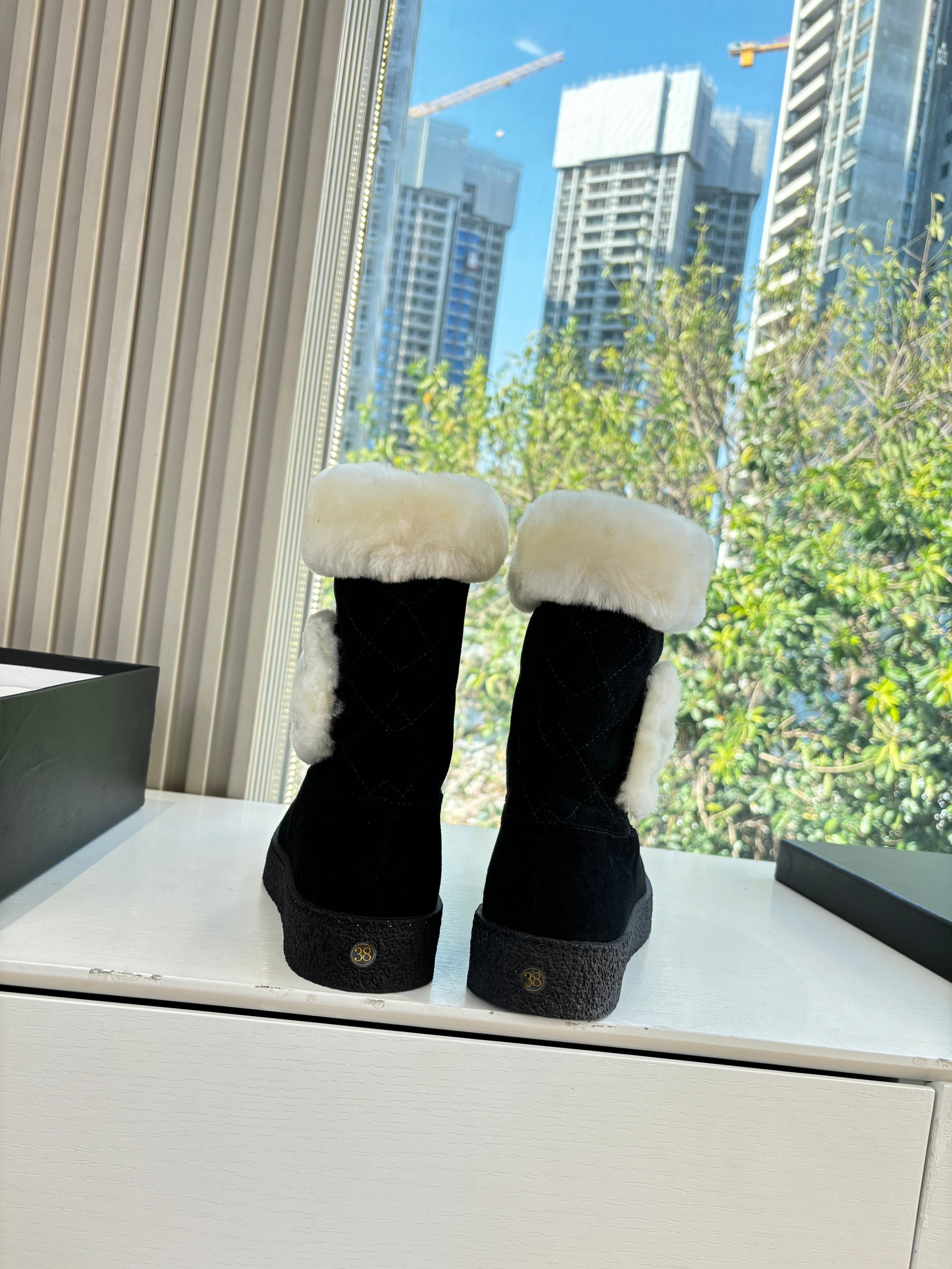 CC 2025 Short Snow Boot Black White Suede Wool 548926