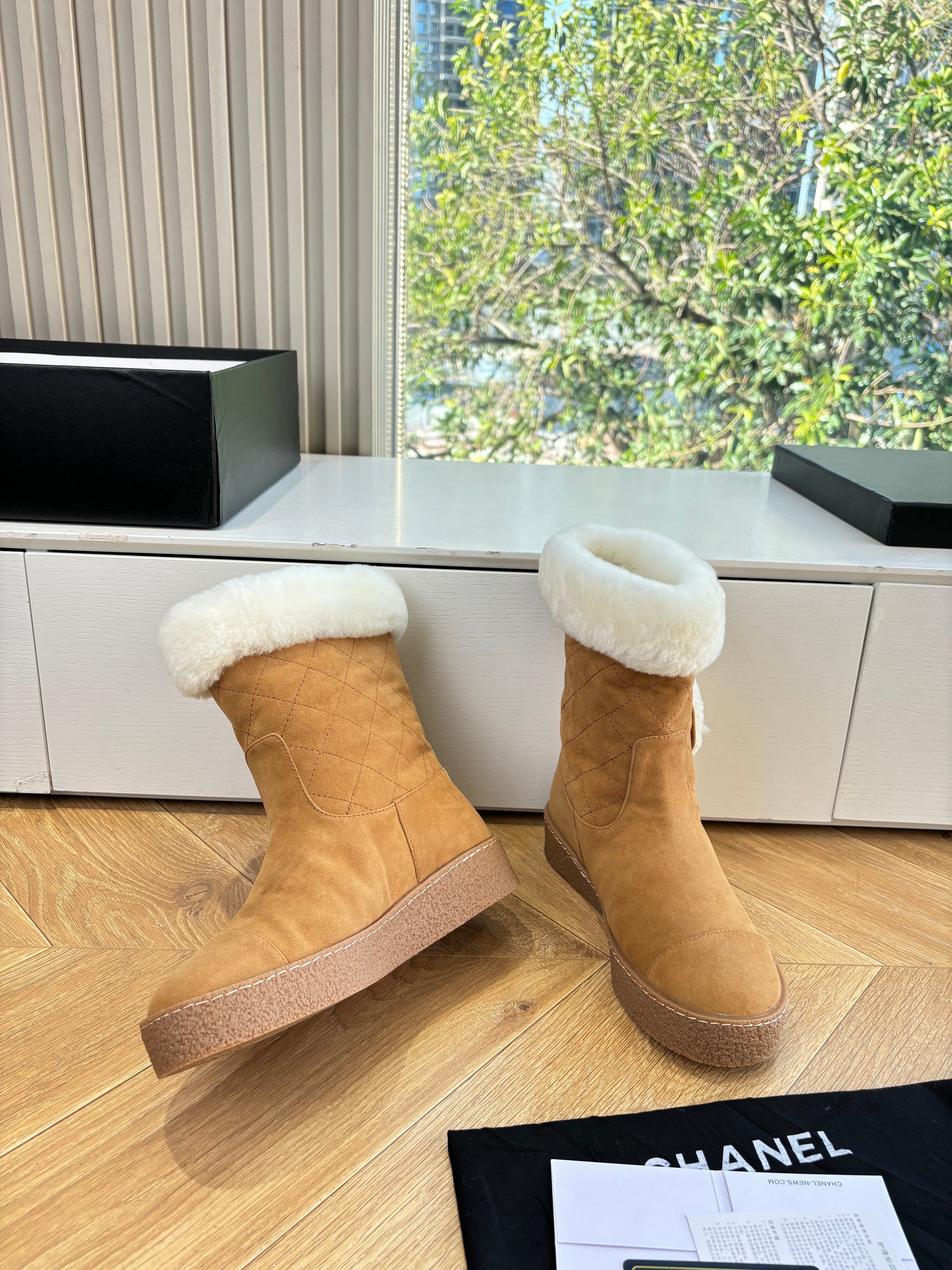 CC 2025 Short Snow Boot Brown White Suede Wool 548927