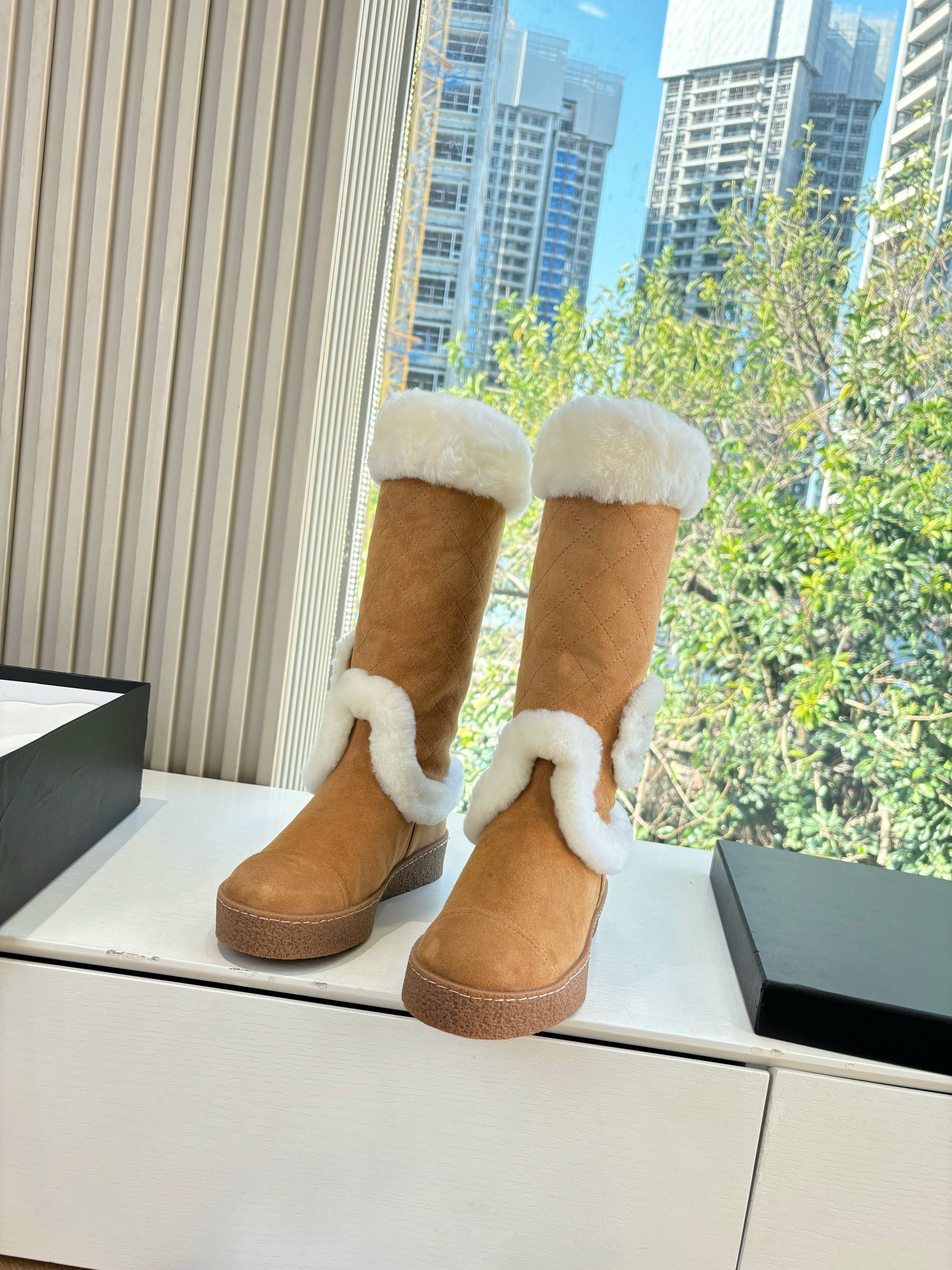 CC 2025 Snow Boot Brown White Suede Wool 548929