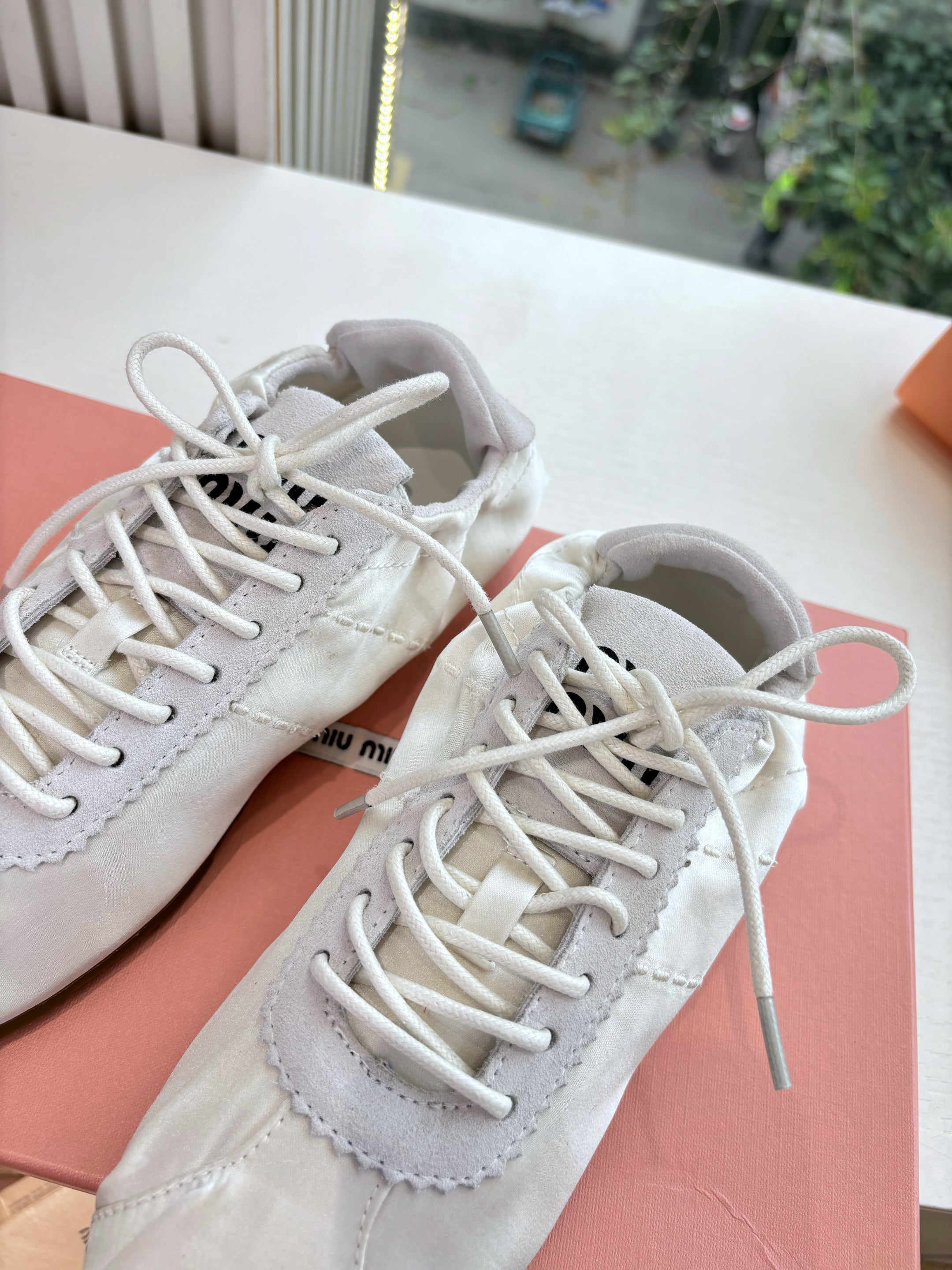 Miu Plume Sneakers White Satin Suede 549133