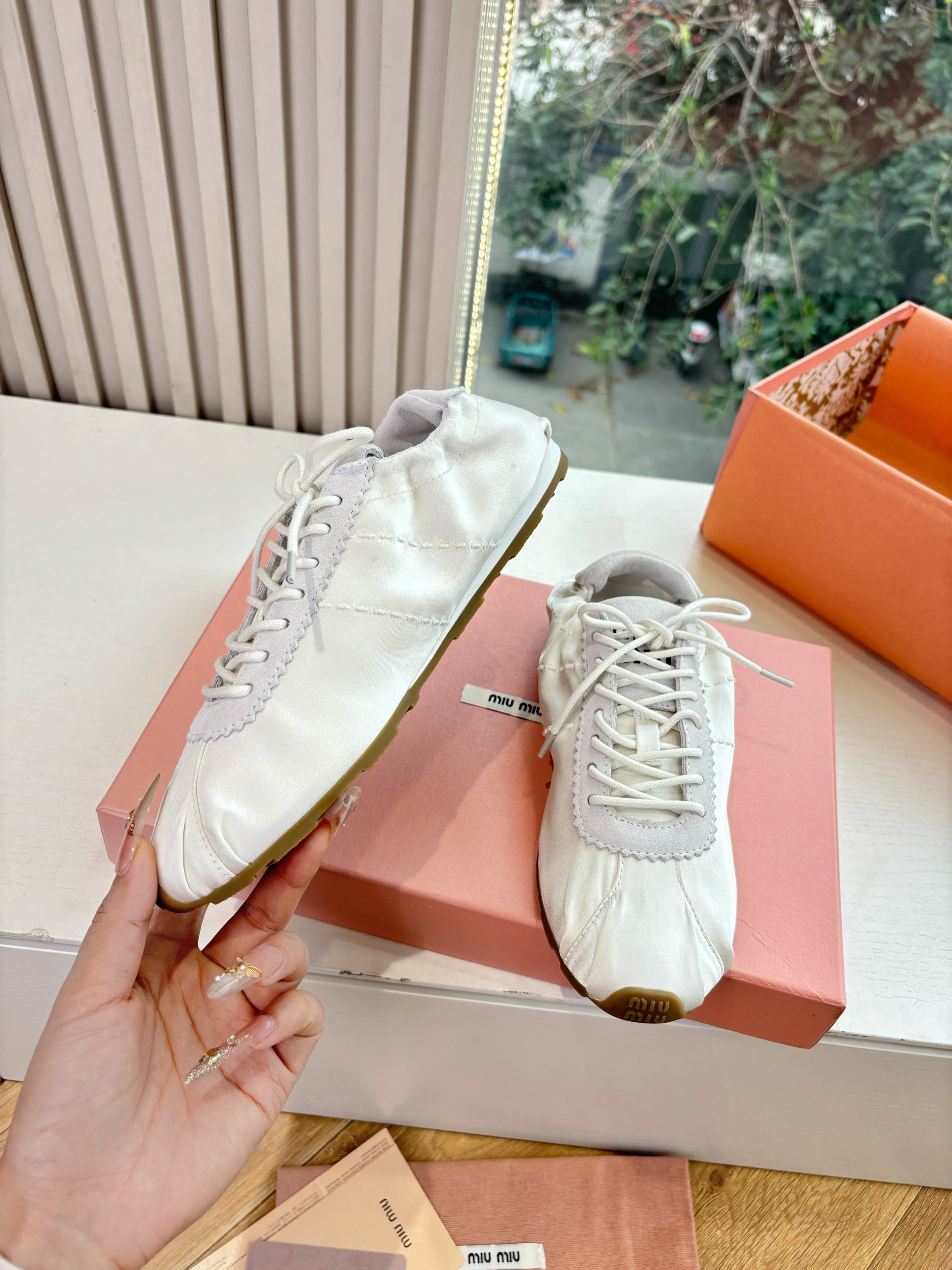 Miu Plume Sneakers White Satin Suede 549133
