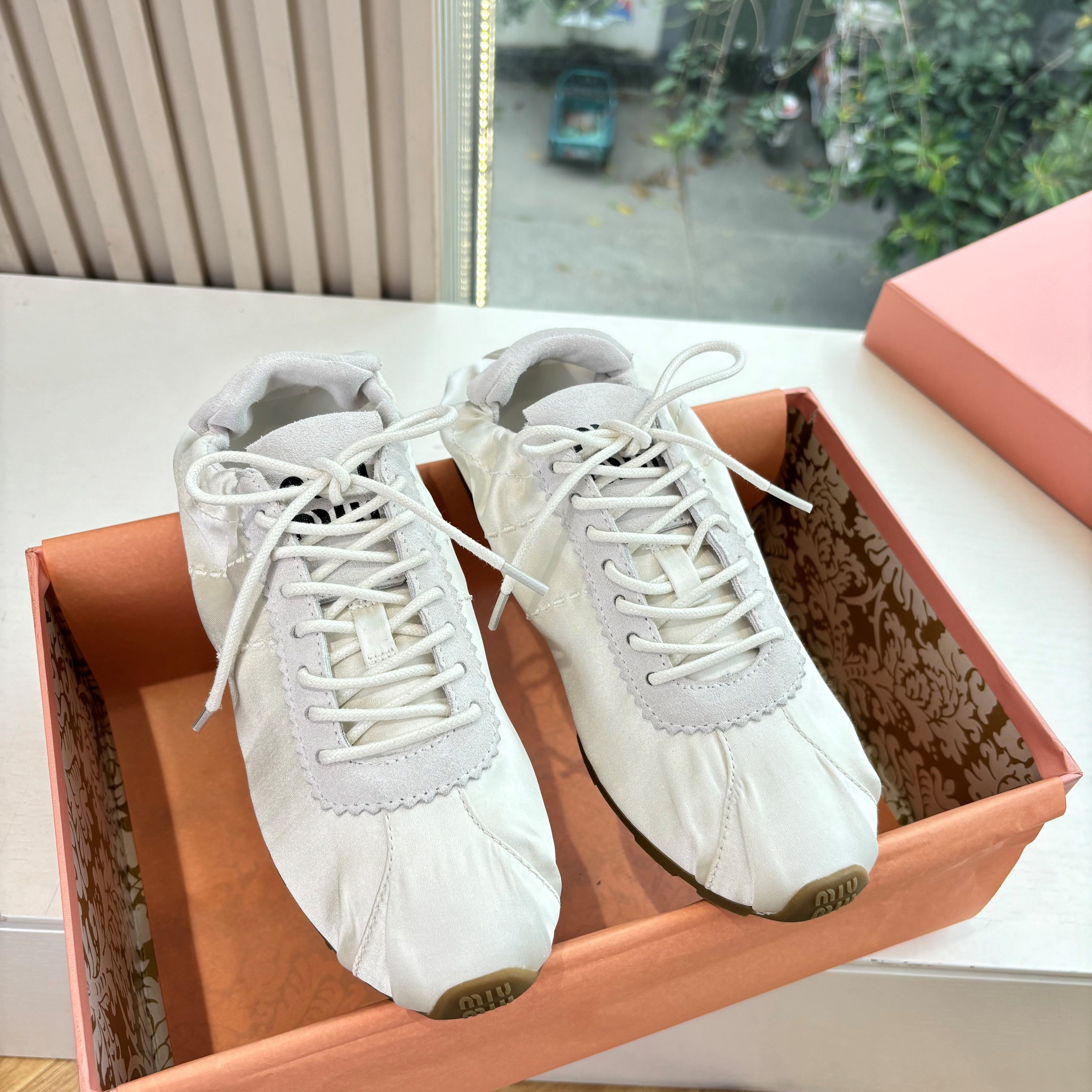 Miu Plume Sneakers White Satin Suede 549133