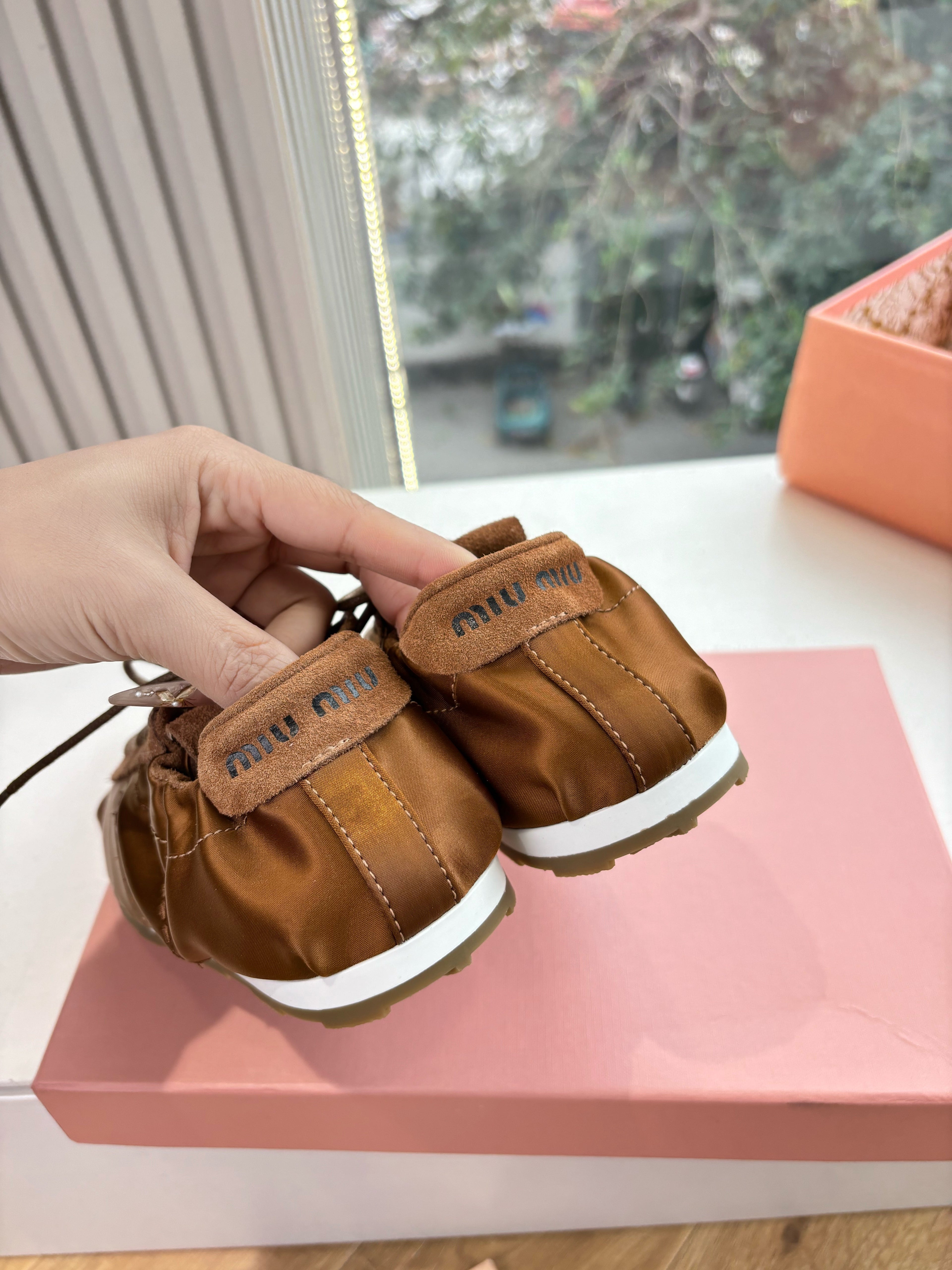 Miu Plume Sneakers Brown Satin Suede 549135