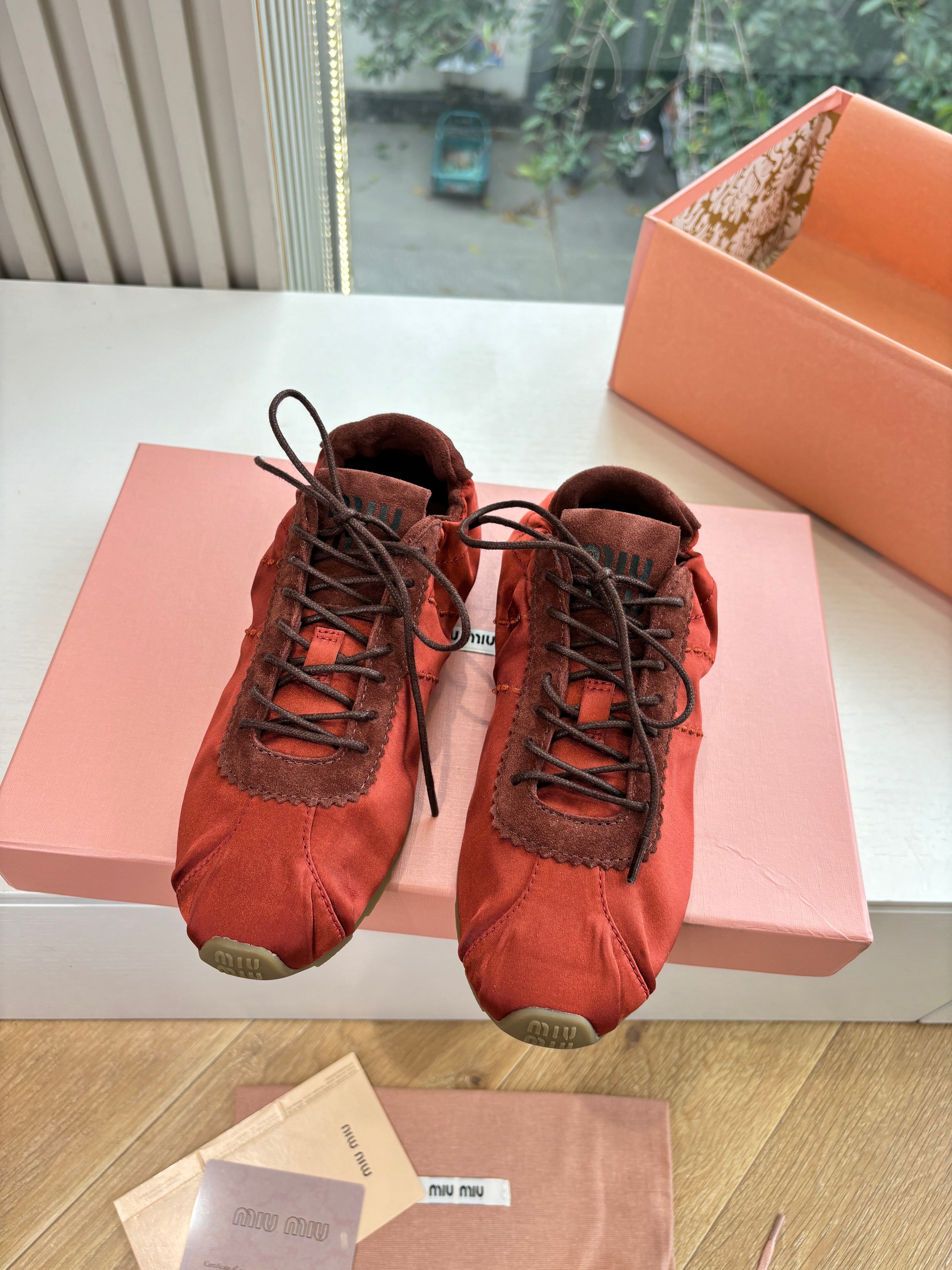 Miu Plume Sneakers Red Satin Suede 549136